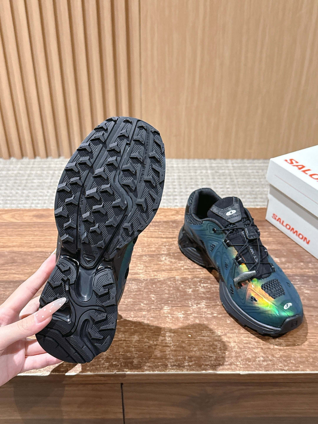 ALO 25S SALOMON XT WHISPER IN BLACK MESH FABRIC AND GREEN LAMBSKIN