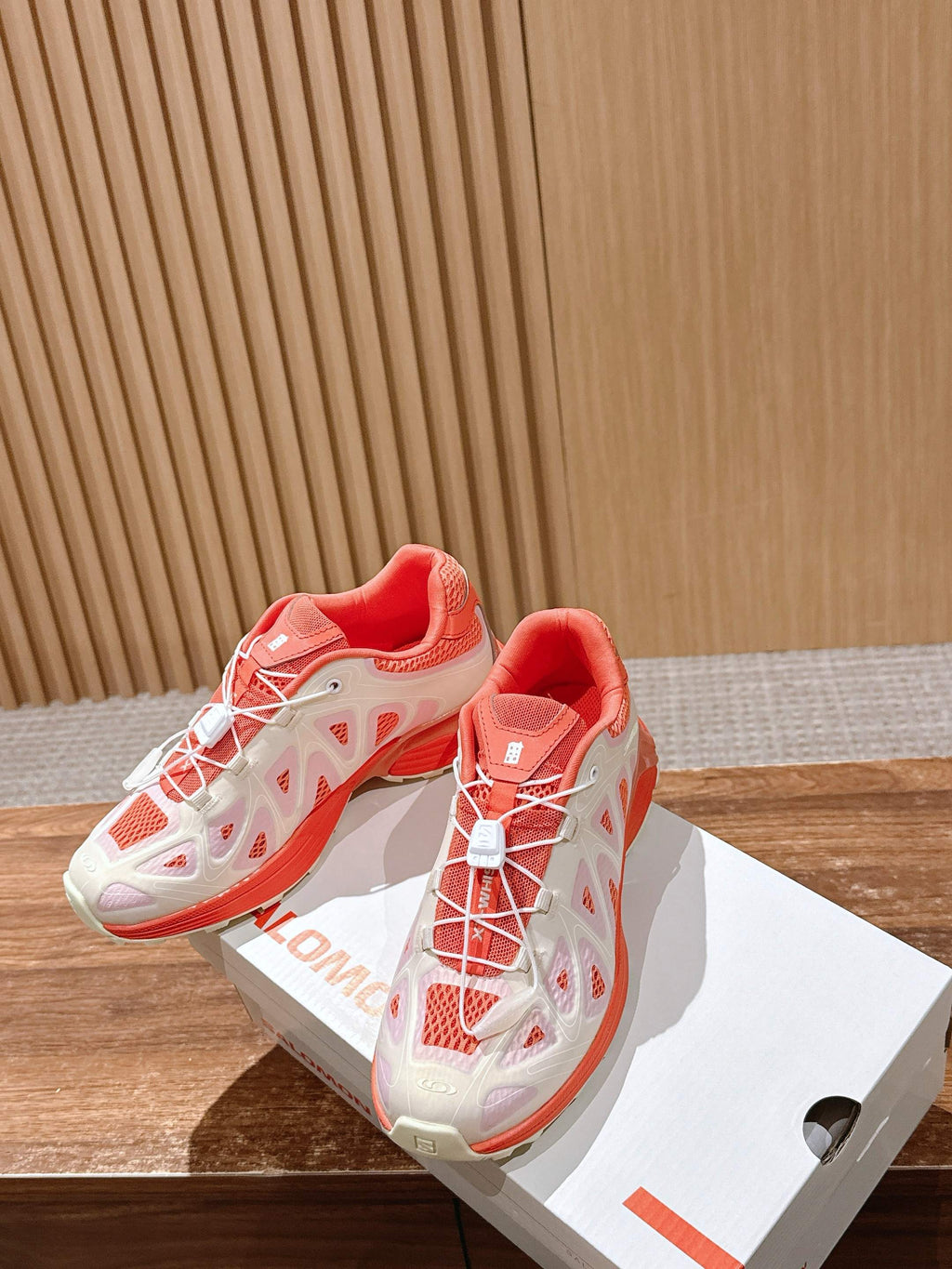 ALO 25S SALOMON XT WHISPER IN ORANGE MESH FABRIC AND WHITE LAMBSKIN