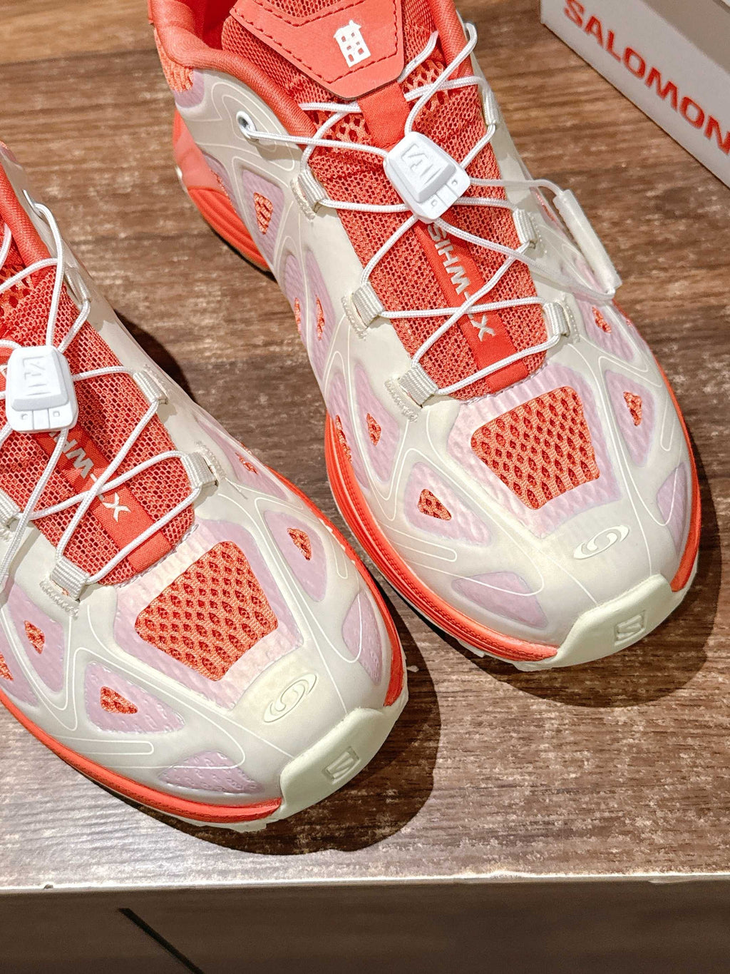 ALO 25S SALOMON XT WHISPER IN ORANGE MESH FABRIC AND WHITE LAMBSKIN