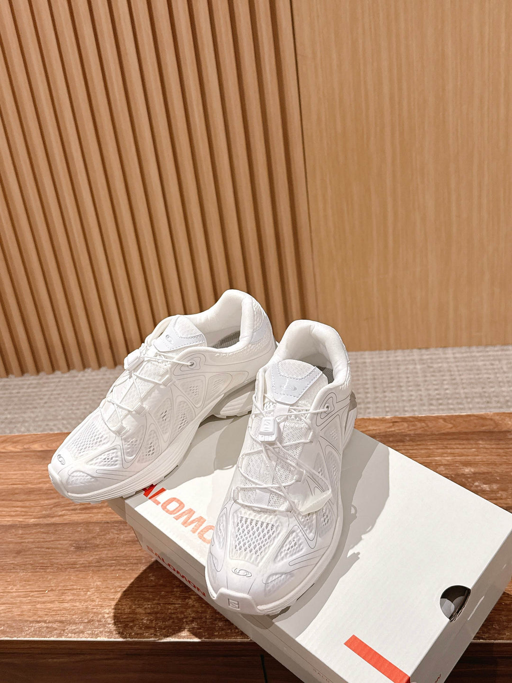 ALO 25S SALOMON XT WHISPER IN WHITE MESH FABRIC AND LAMBSKIN