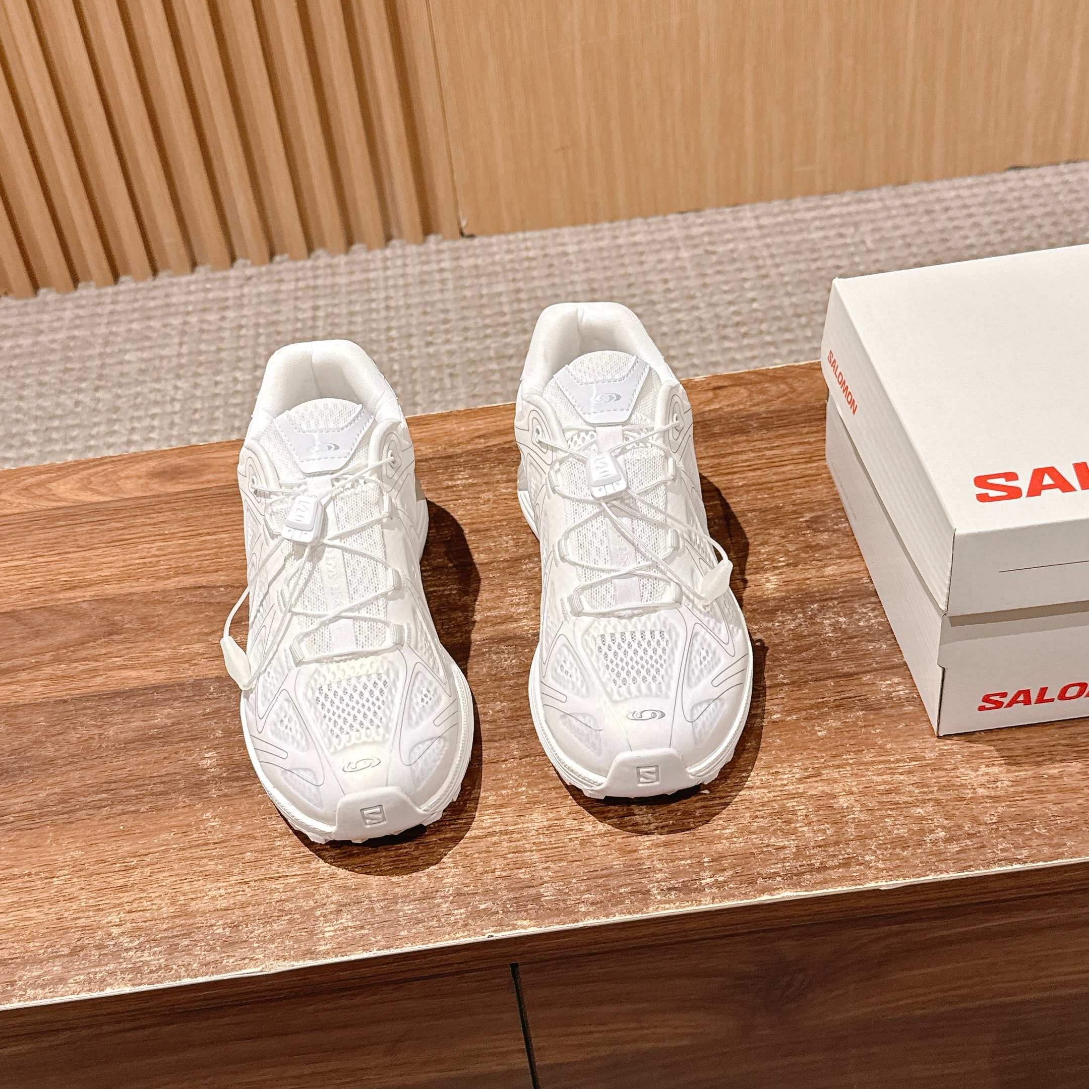 ALO 25S SALOMON XT WHISPER IN WHITE MESH FABRIC AND LAMBSKIN