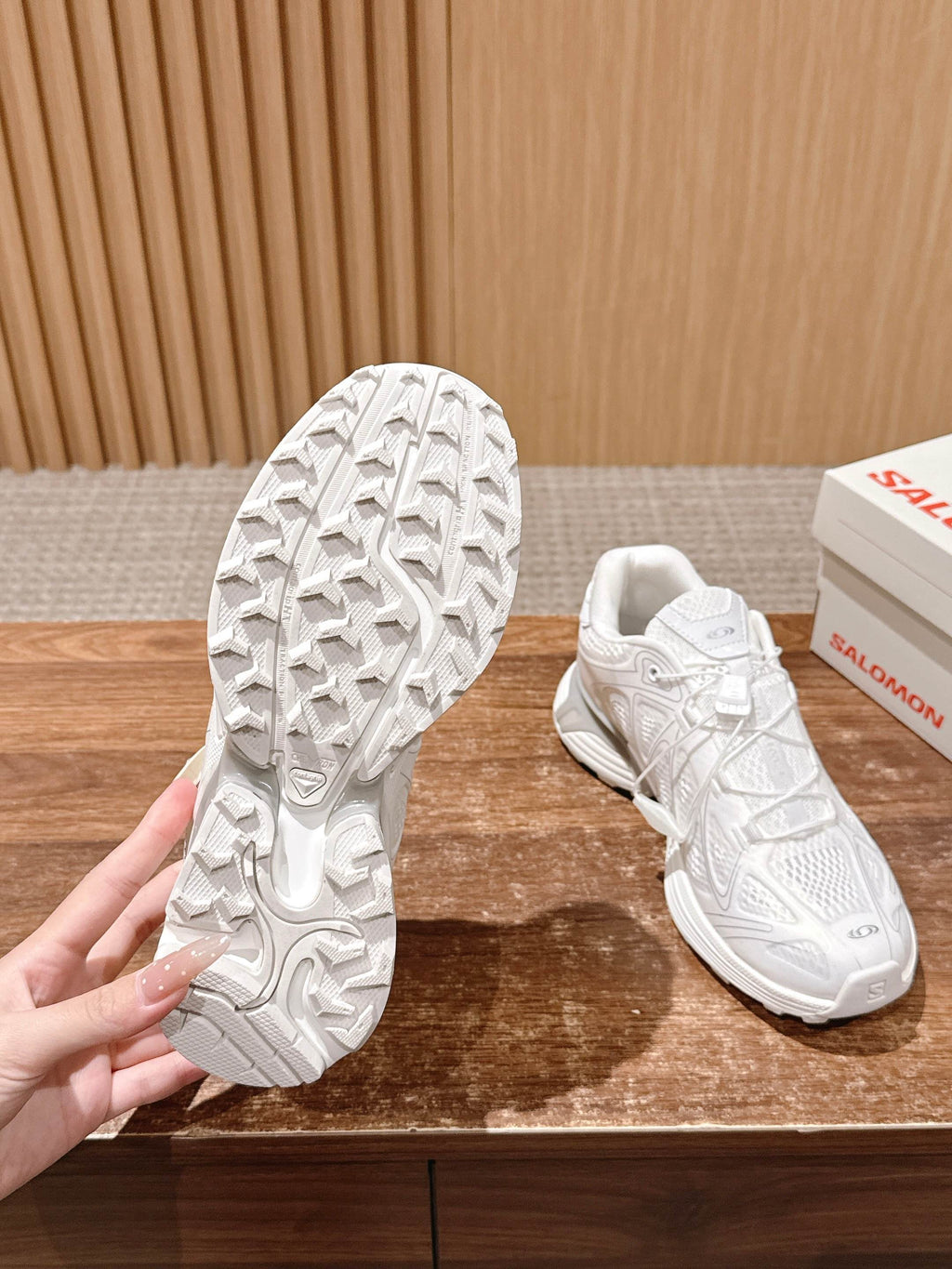 ALO 25S SALOMON XT WHISPER IN WHITE MESH FABRIC AND LAMBSKIN