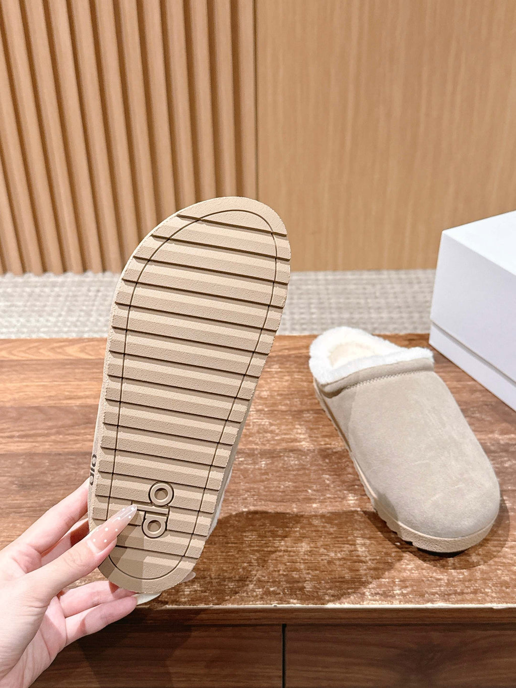 ALO 25S BIRKENSTOCK CLOGS IN LIGHT GREY SUEDE AND WHITE WOOL