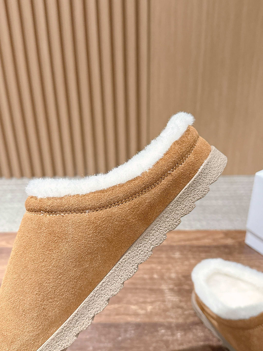 ALO 25S BIRKENSTOCK CLOGS IN LIGHT BROWN SUEDE