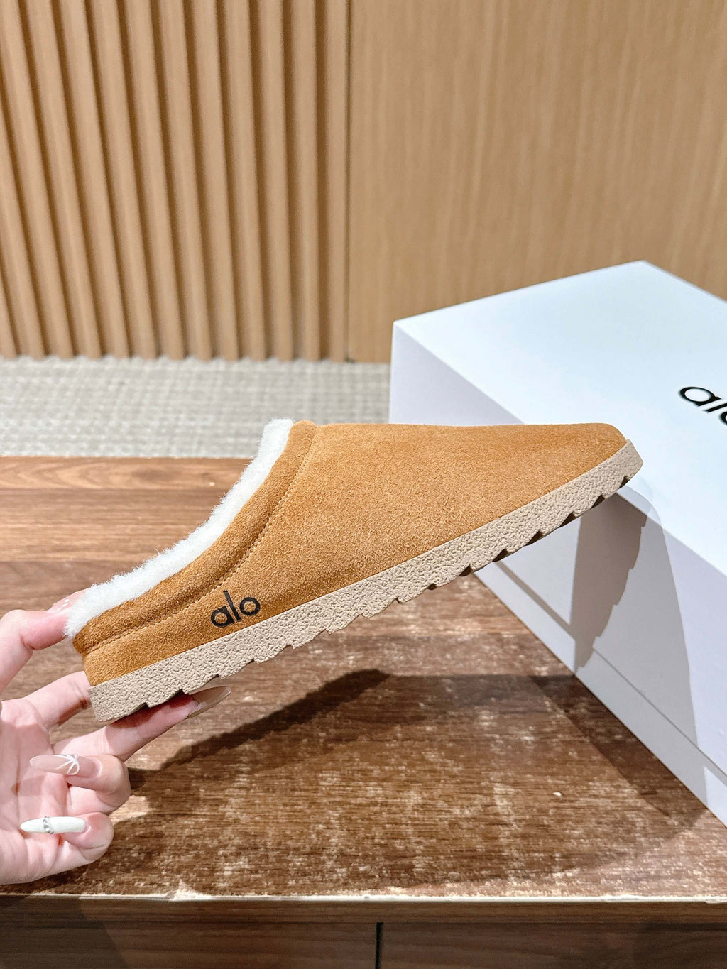 ALO 25S BIRKENSTOCK CLOGS IN LIGHT BROWN SUEDE