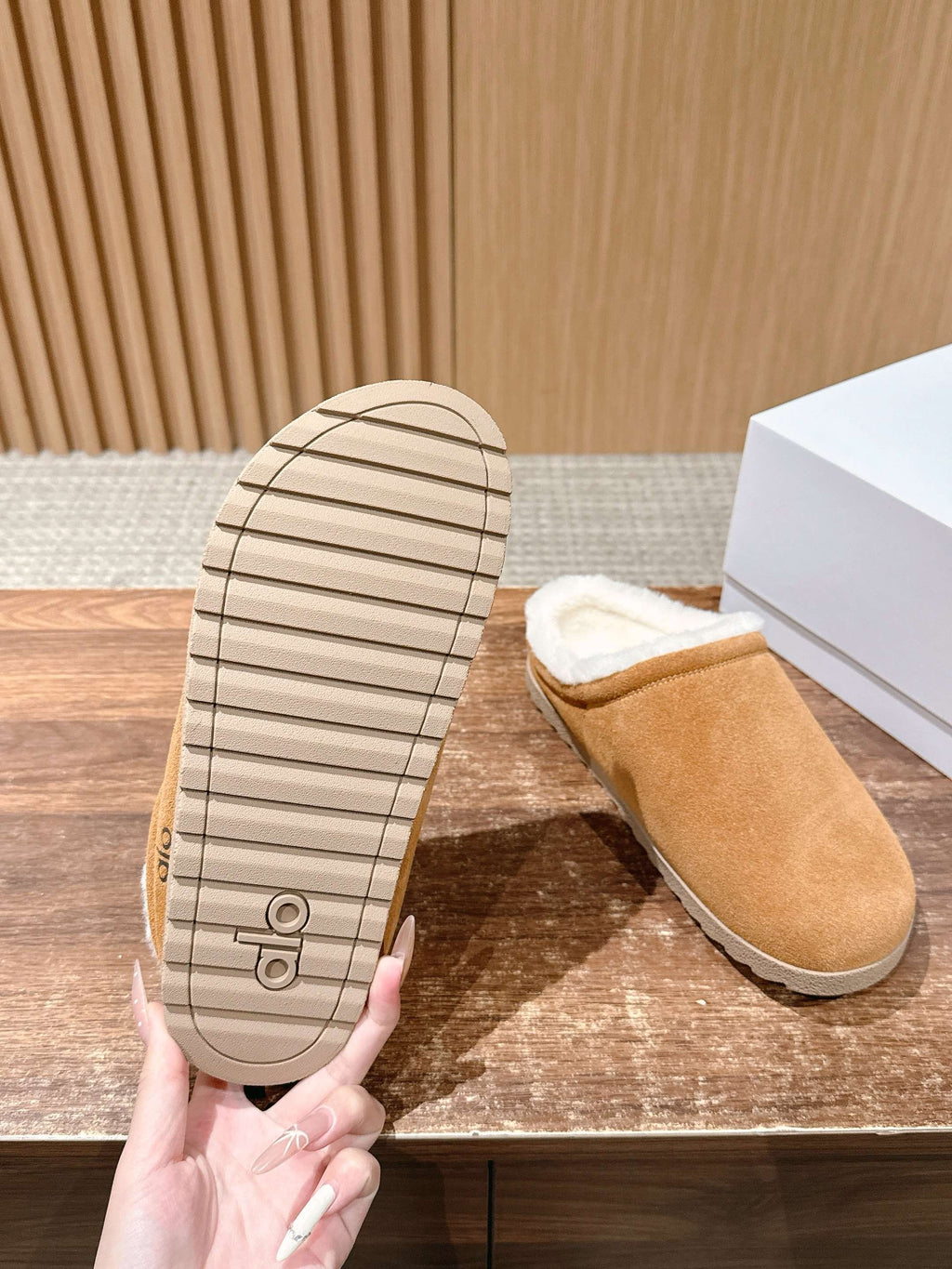 ALO 25S BIRKENSTOCK CLOGS IN LIGHT BROWN SUEDE