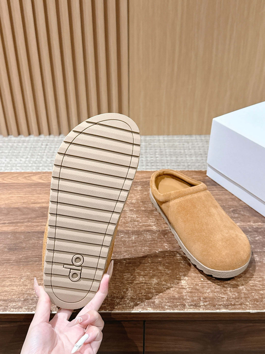 ALO 25S MULE IN LIGHT BROWN SUEDE