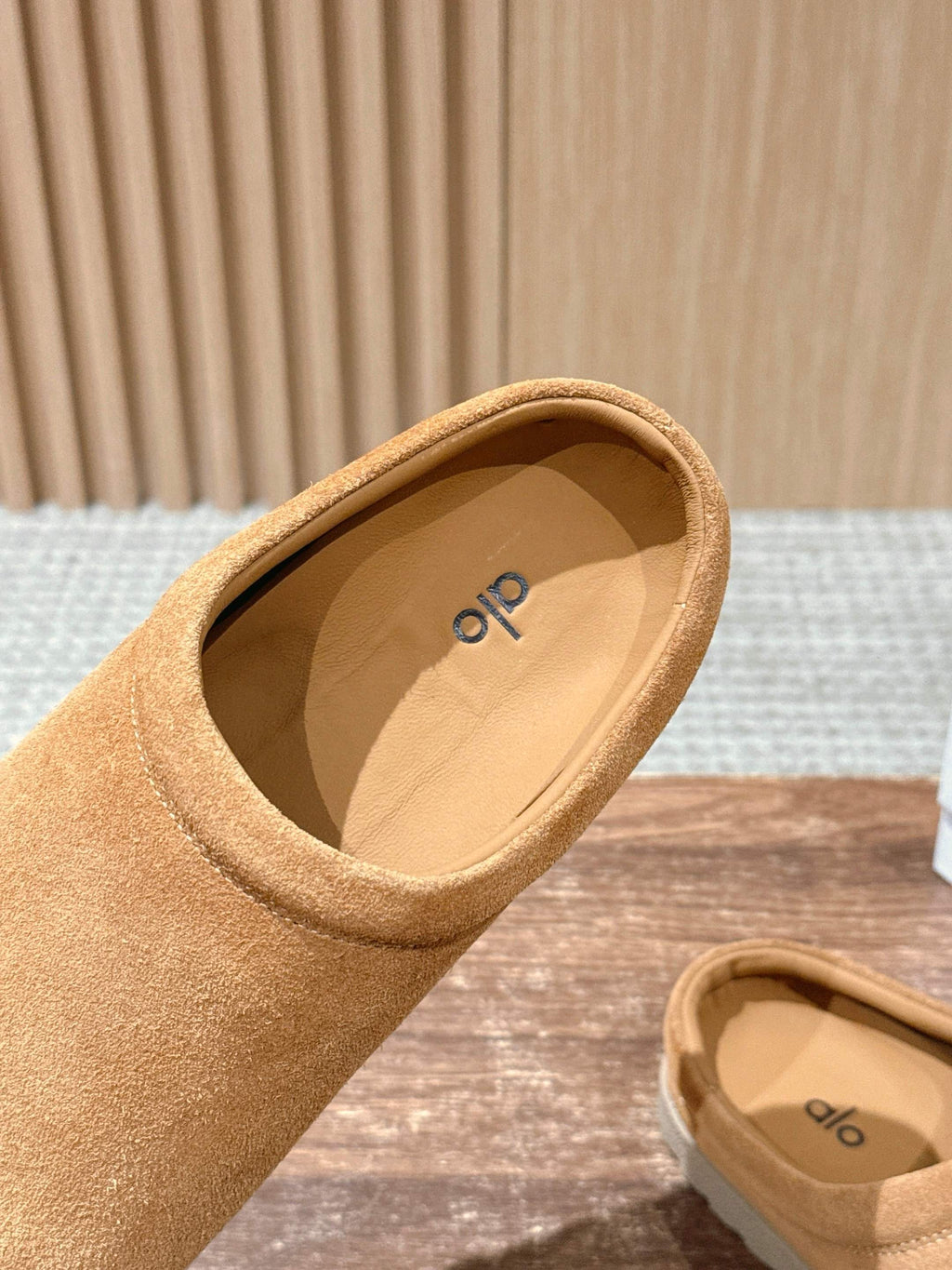 ALO 25S MULE IN LIGHT BROWN SUEDE
