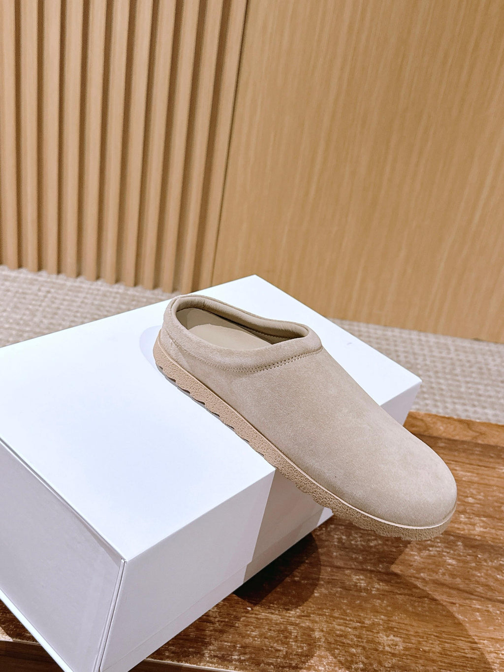 ALO 25S MULE IN SOFT BEIGE SUEDE