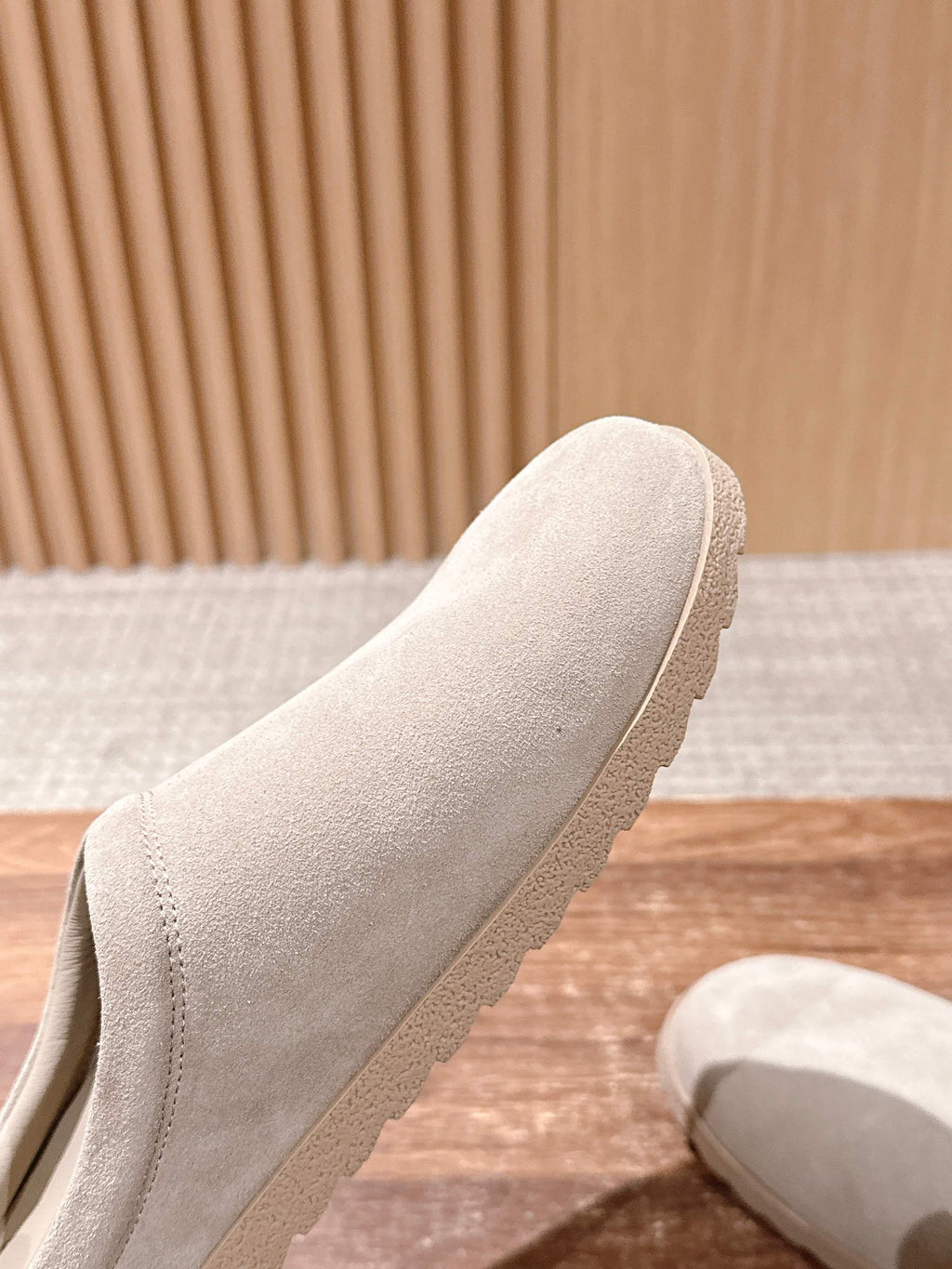 ALO 25S MULE IN SOFT BEIGE SUEDE