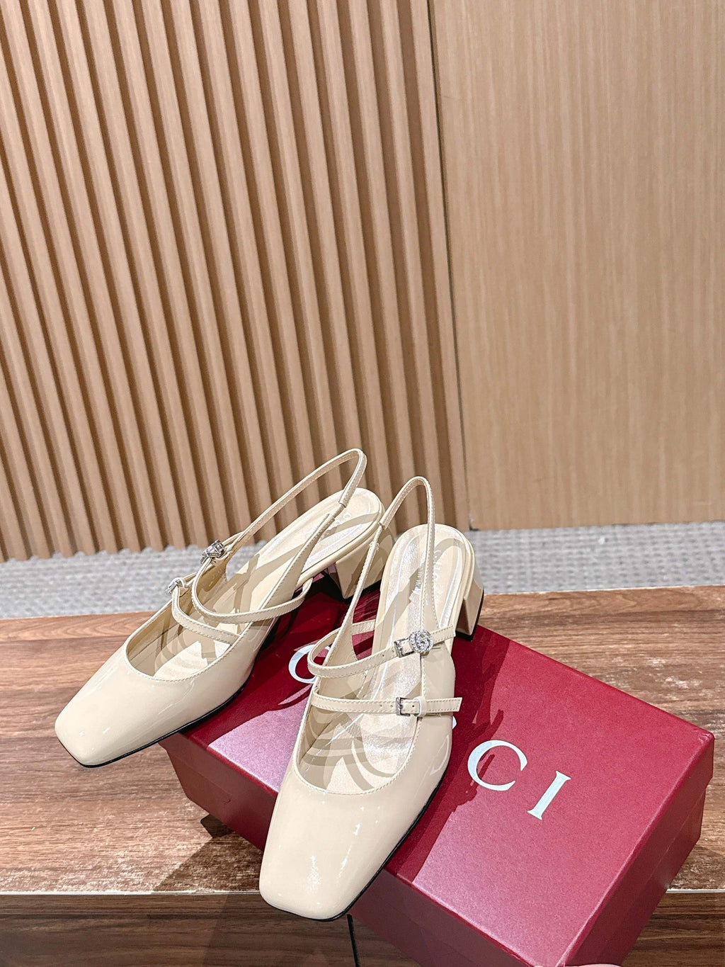 GUCCI 26S BLOCK-HEEL SLINGBACK PUMPS 45 MM IN CREAM BEIGE CALFSKIN