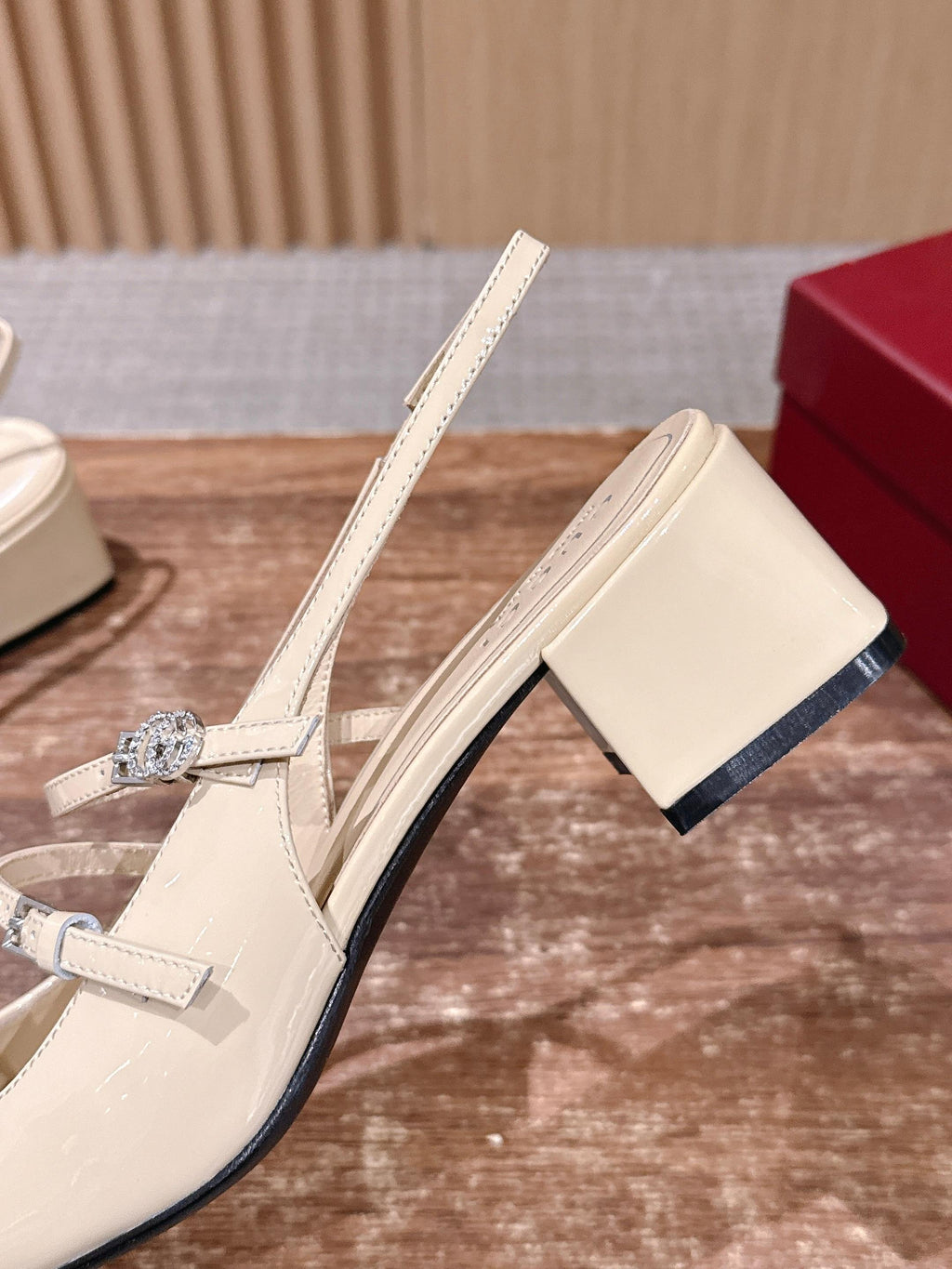 GUCCI 26S BLOCK-HEEL SLINGBACK PUMPS 45 MM IN CREAM BEIGE CALFSKIN