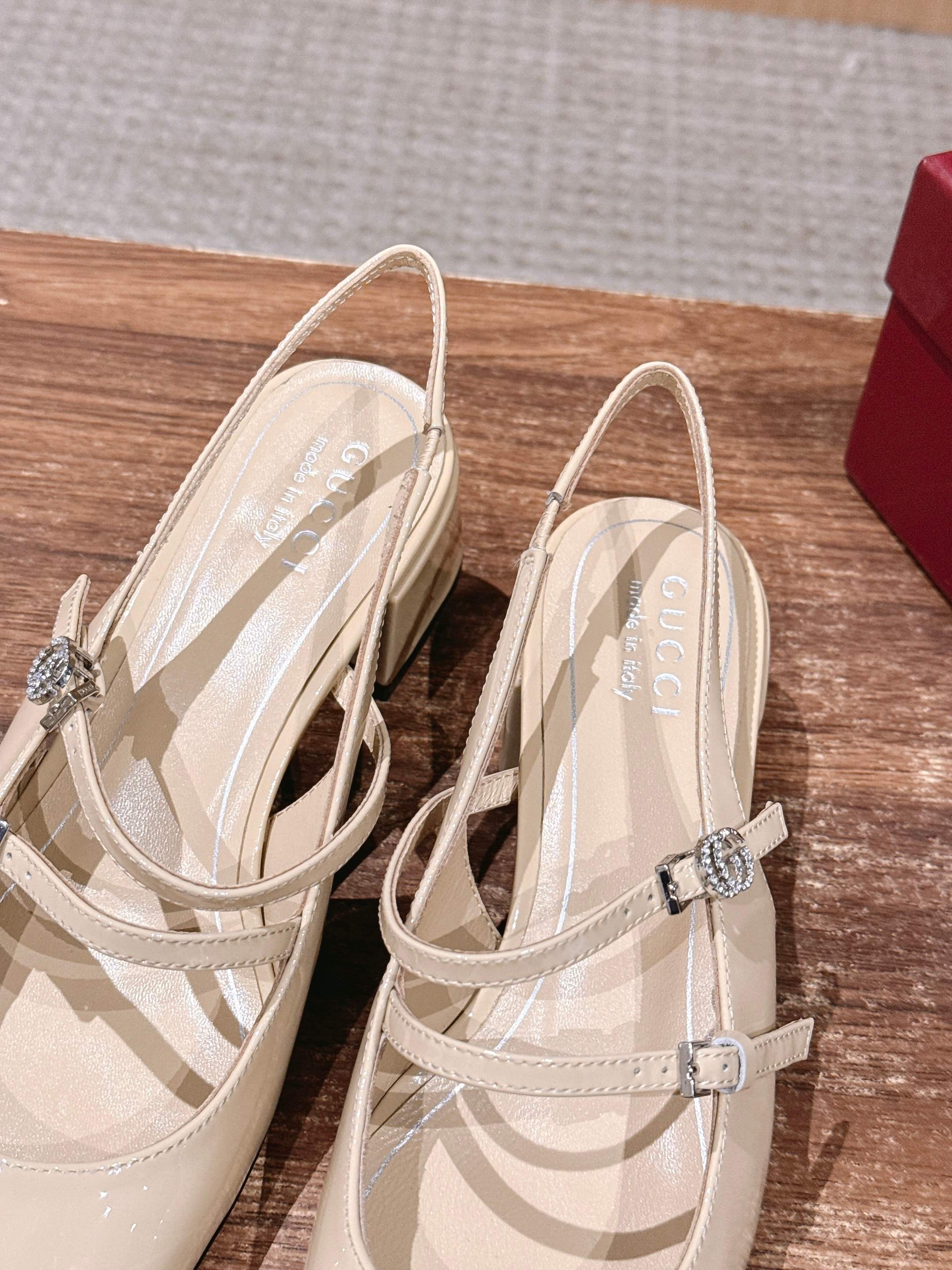GUCCI 26S BLOCK-HEEL SLINGBACK PUMPS 45 MM IN CREAM BEIGE CALFSKIN