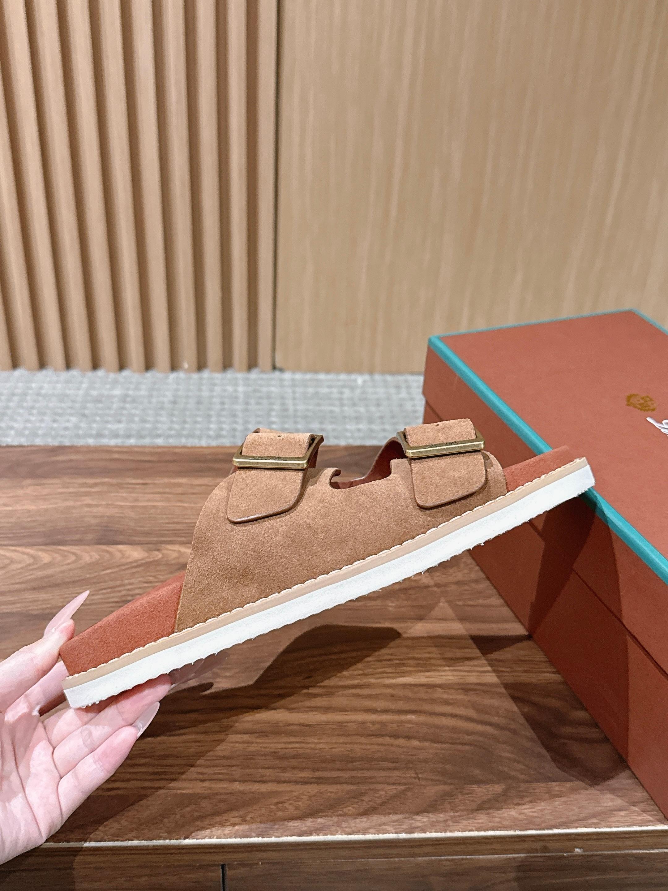 LP 26S DOUBLE BUCKLE SLIDES IN BROWN SUEDE GOLD HARDWARE