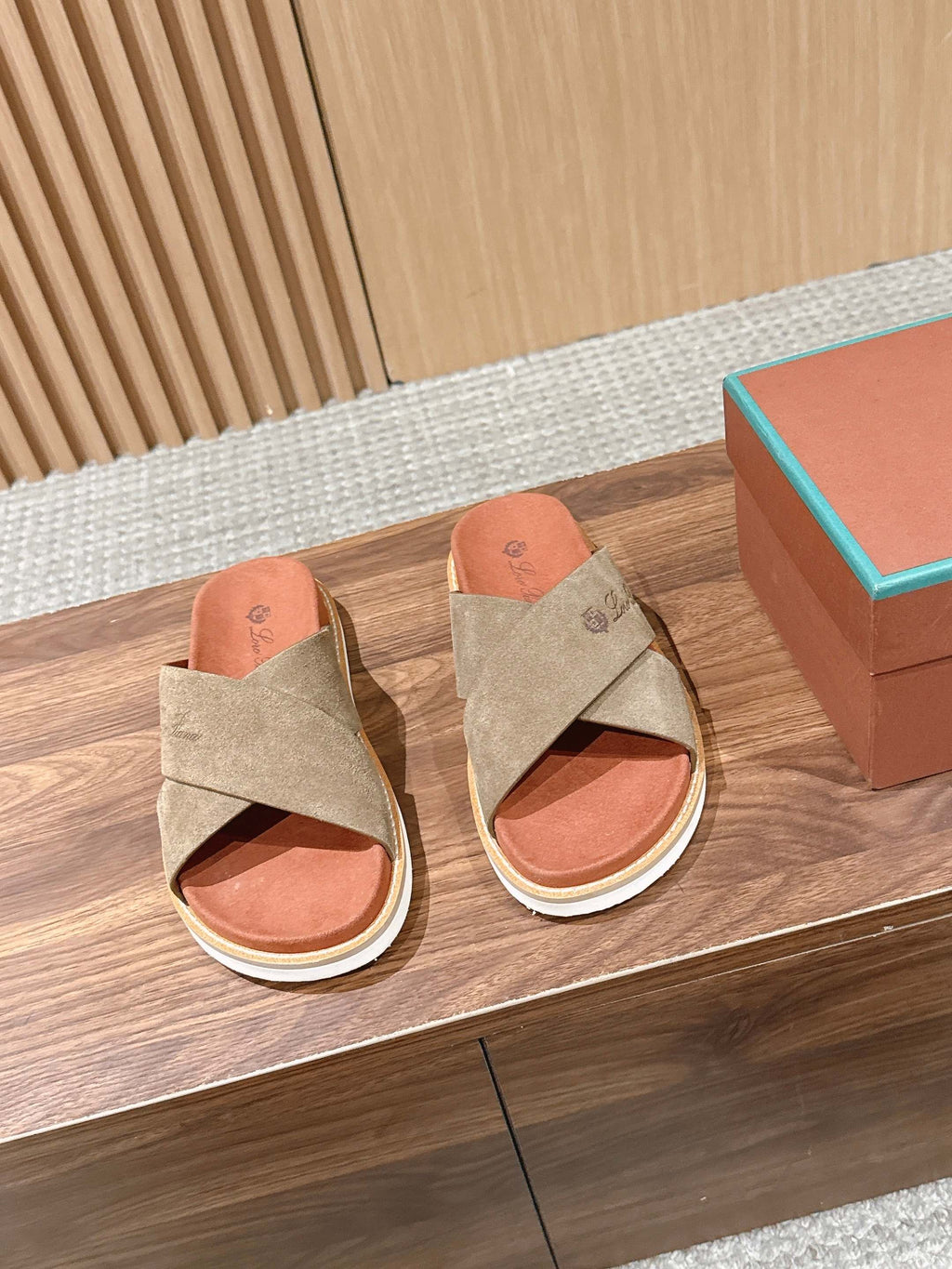 LP 26S CROSS STRAP SLIDES SANDAL IN OLIVE BROWN SUEDE