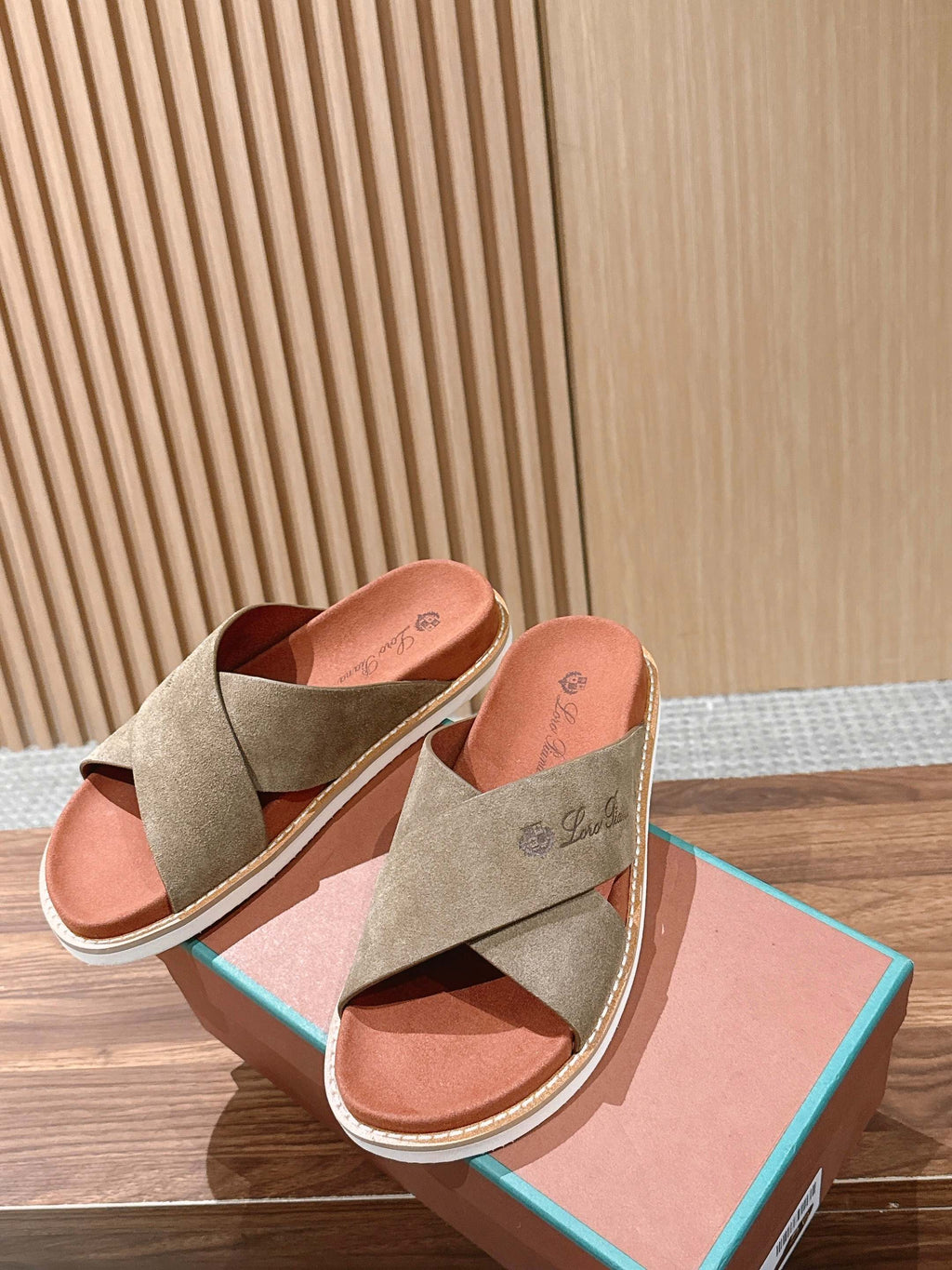 LP 26S CROSS STRAP SLIDES SANDAL IN OLIVE BROWN SUEDE