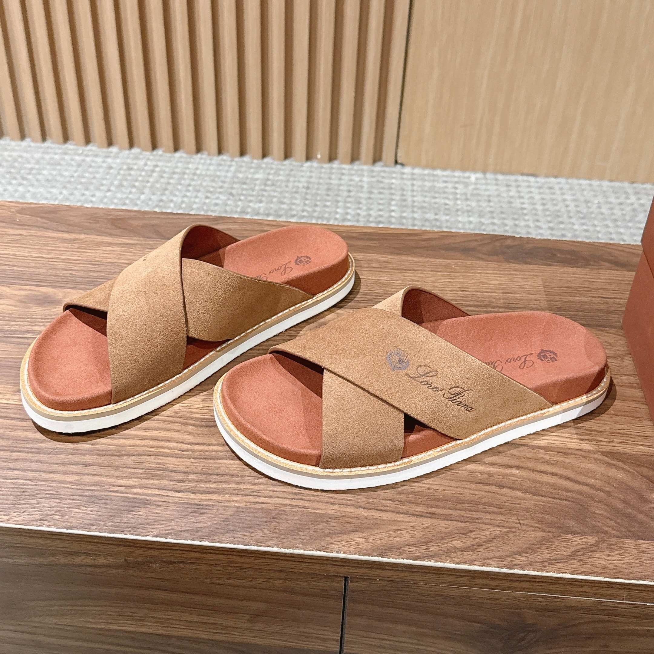 LP 26S CROSS STRAP SLIDES SANDAL IN BROWN SUEDE
