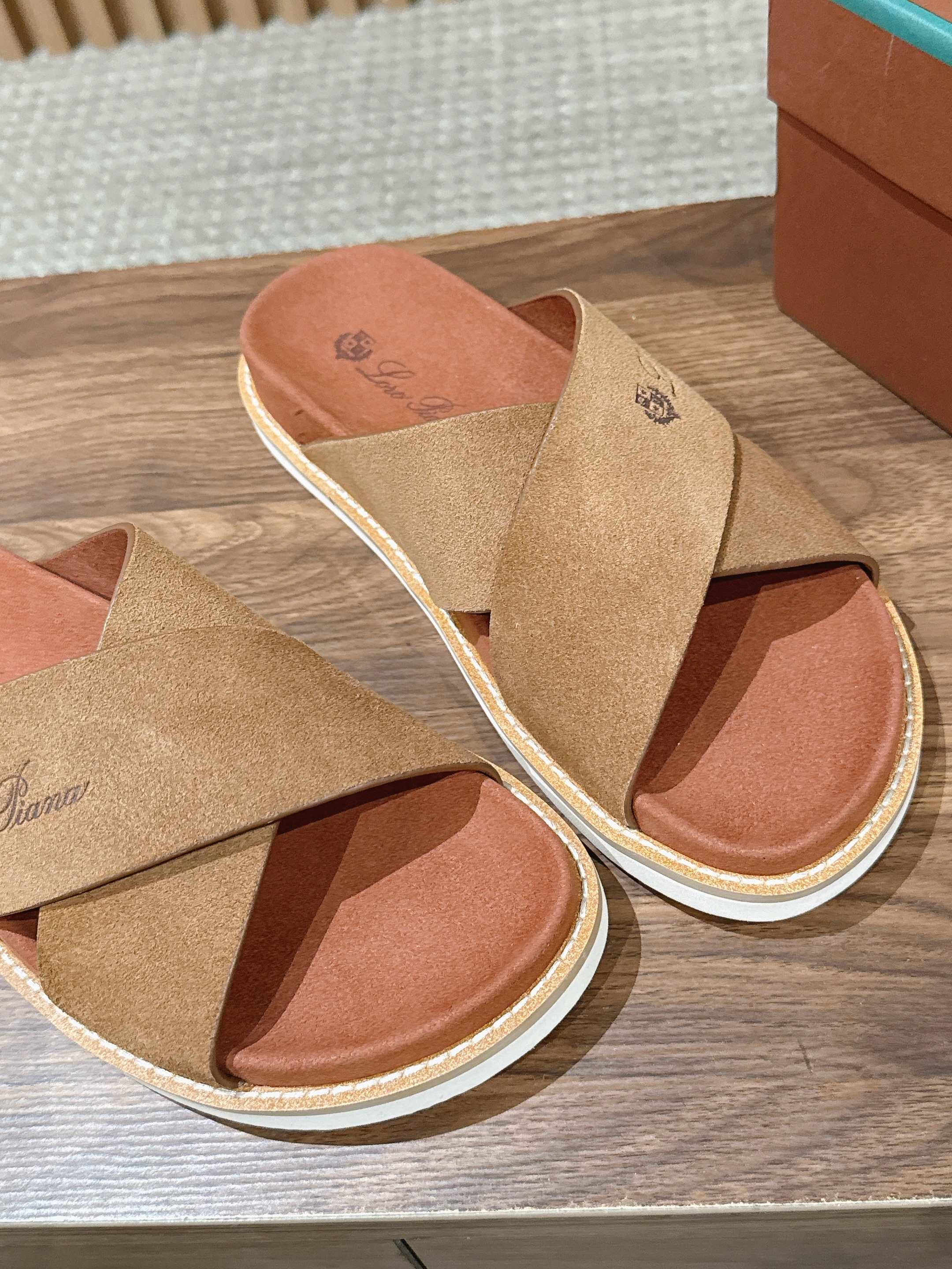 LP 26S CROSS STRAP SLIDES SANDAL IN BROWN SUEDE