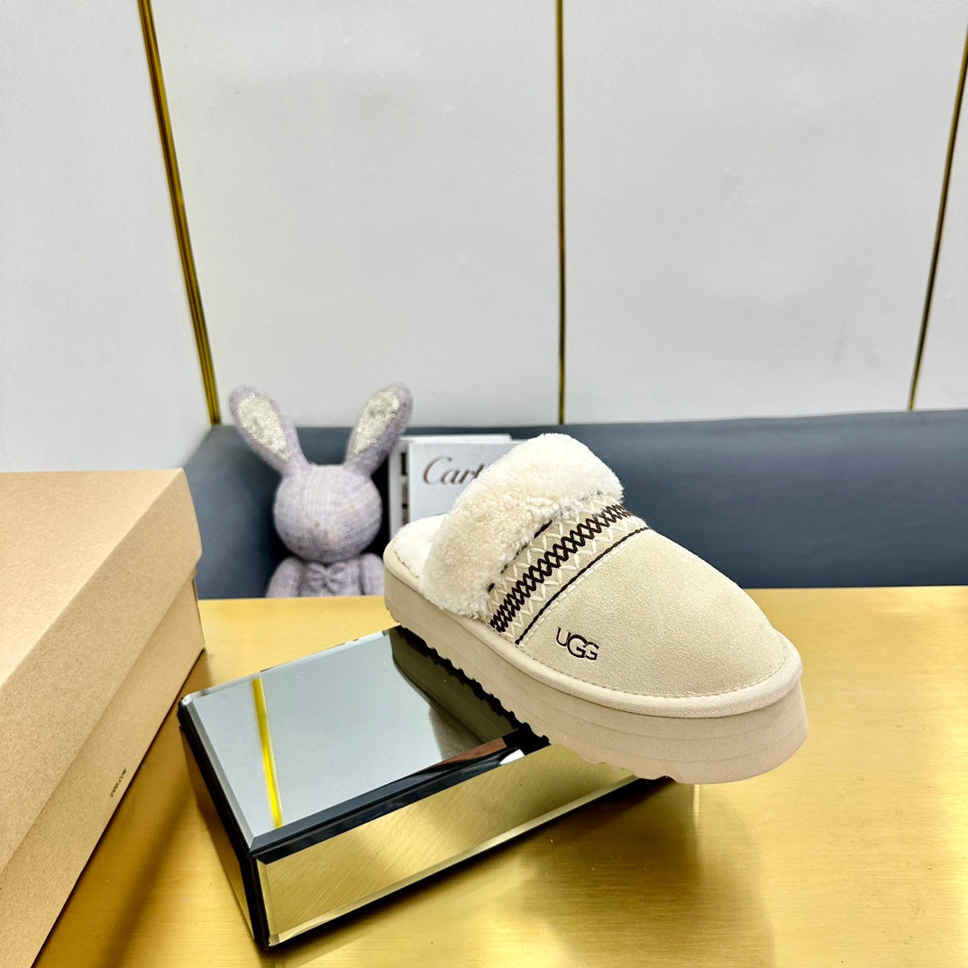 THICK-SOLED EMBROIDERED WARM FURRY CLOGS IN IVORY TAN SUEDE AND SHEARLING