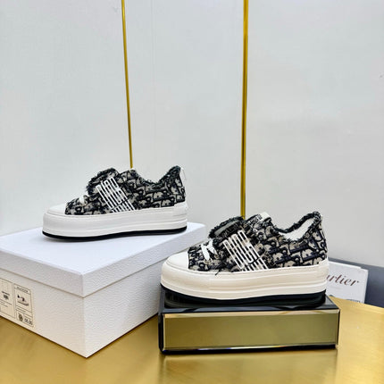 DIOR 26S LOW-TOP PLATFORM SNEAKER 50MM IN BLACK AND WHITE OBLIQUE CANVAS