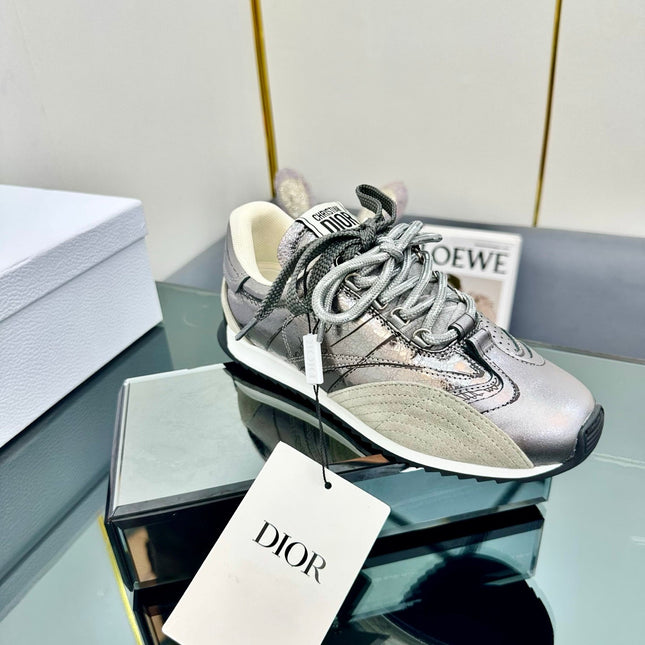DIOR 26S RUNNING SNEAKER IN DARK SILVER CALFSKIN AND BEIGE SUEDE