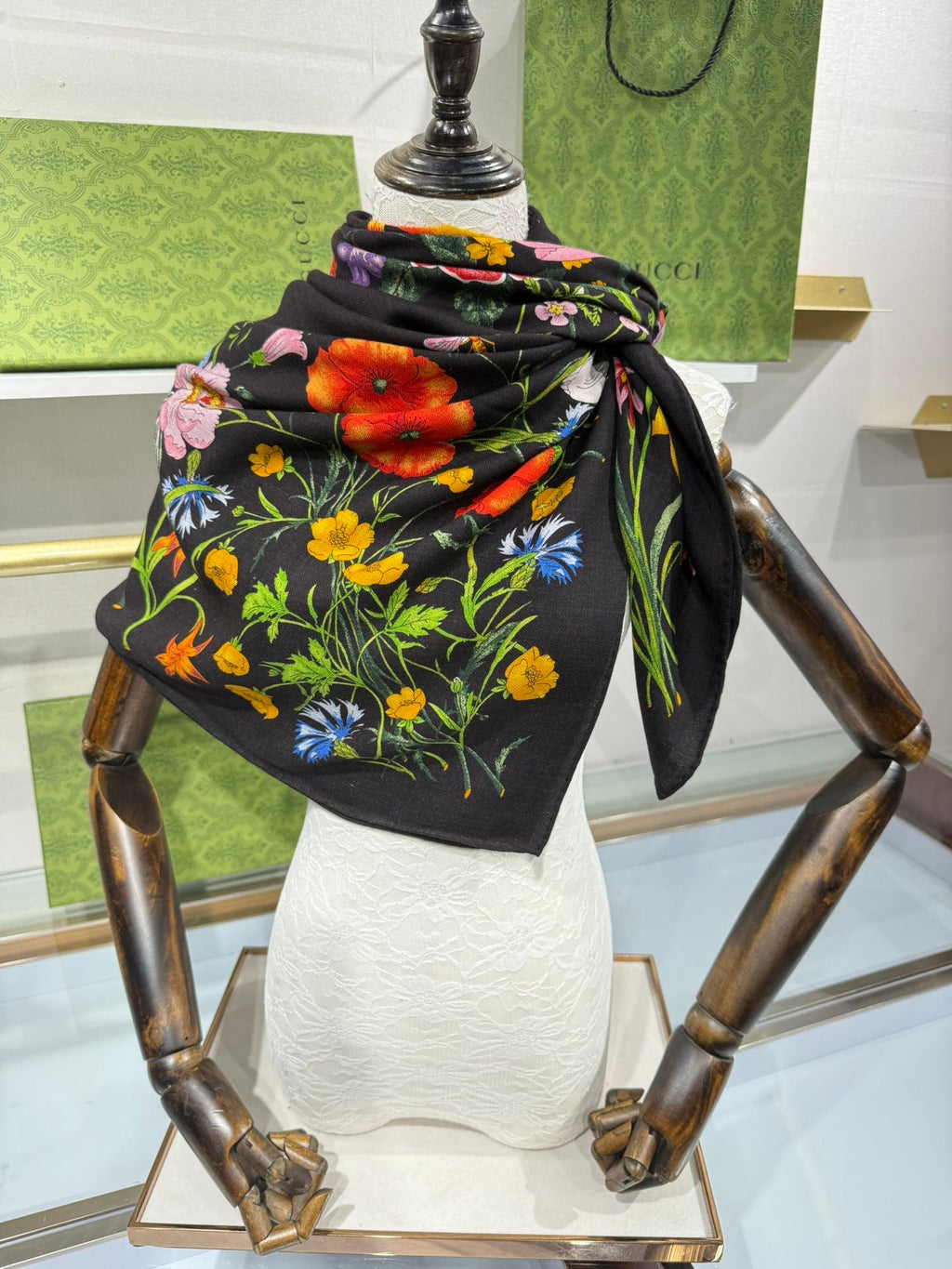 GUCCI 25S SCARF 140 IN CASHMERE 636339