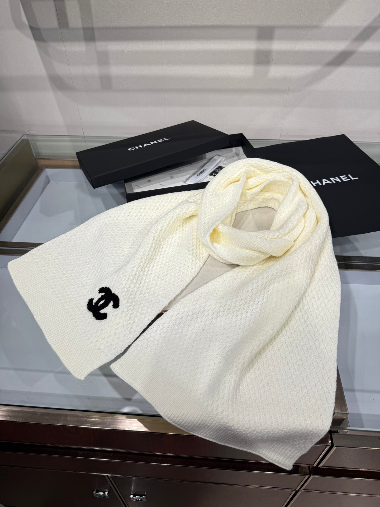 CHANEL 25S SCARF 175 CM IN  WOOL CASHMERE 943086