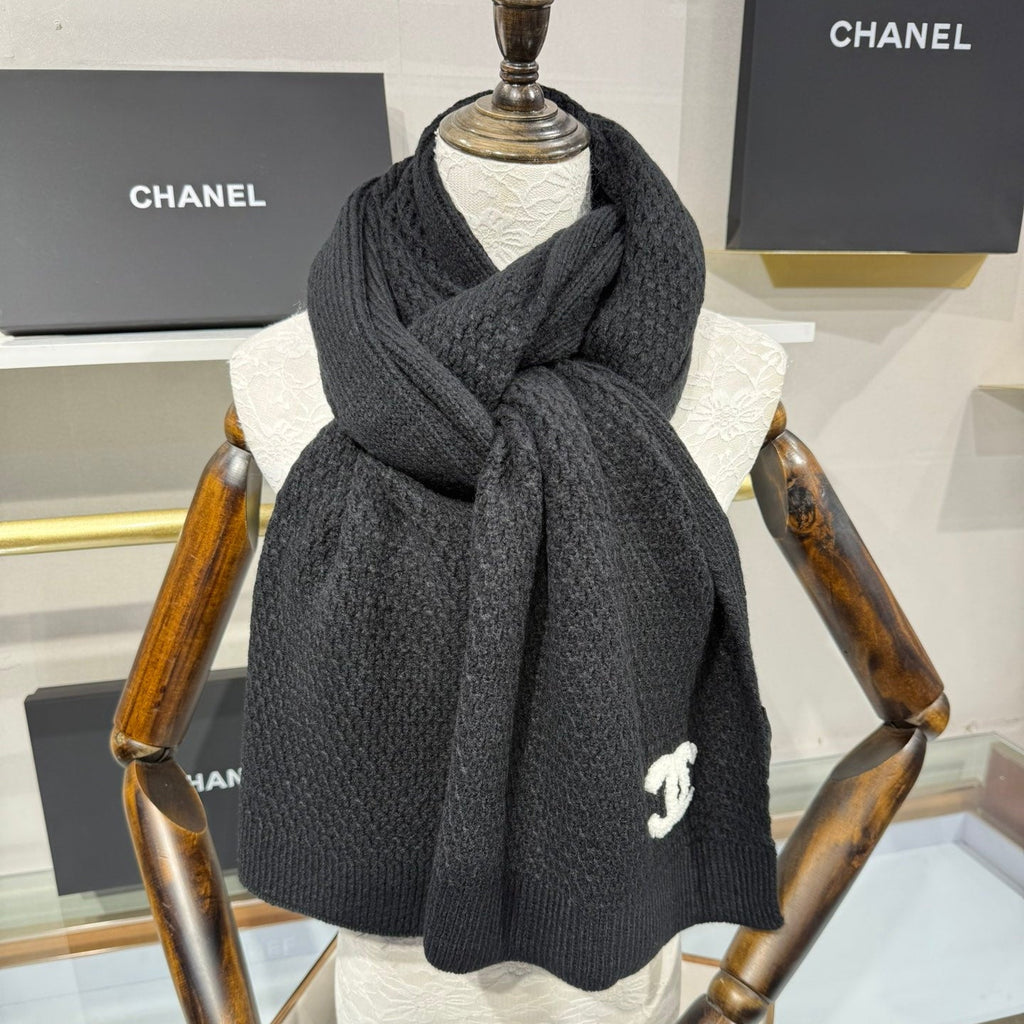 CHANEL 25S SCARF 175 CM IN  WOOL CASHMERE 943087