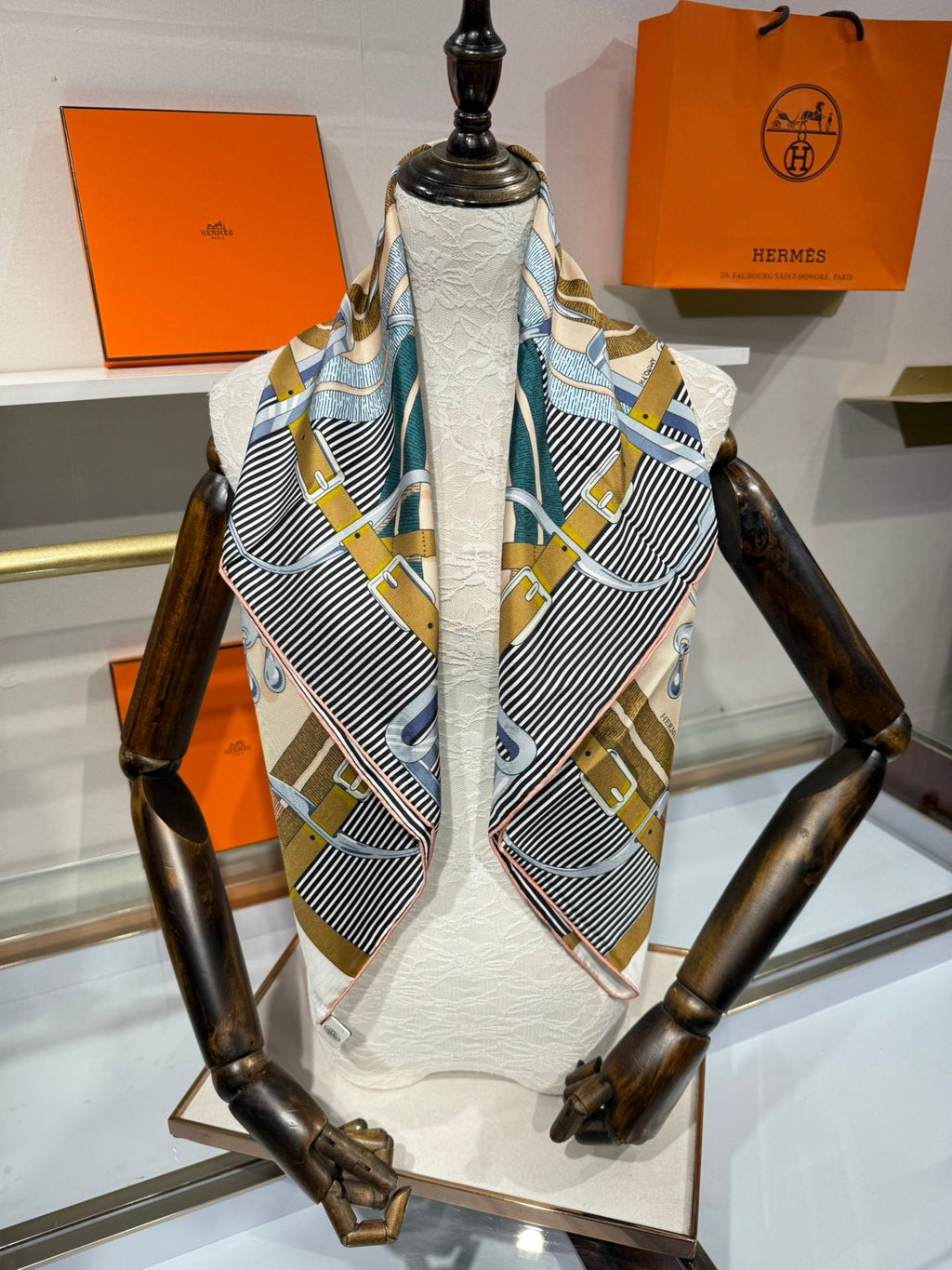 HERMES 26S SCARF 90 IN SILK 307102