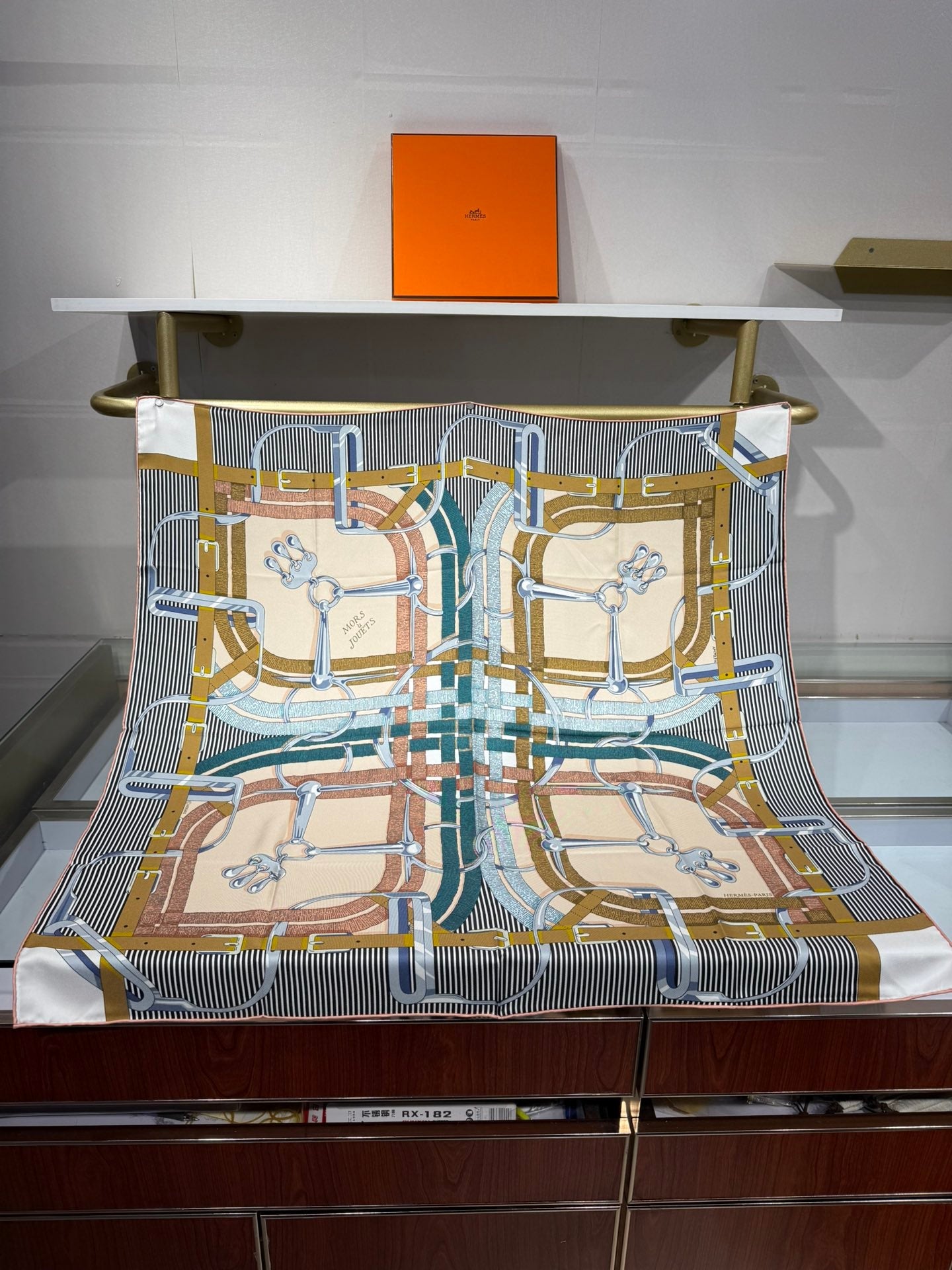 HERMES 26S SCARF 90 IN SILK 307102