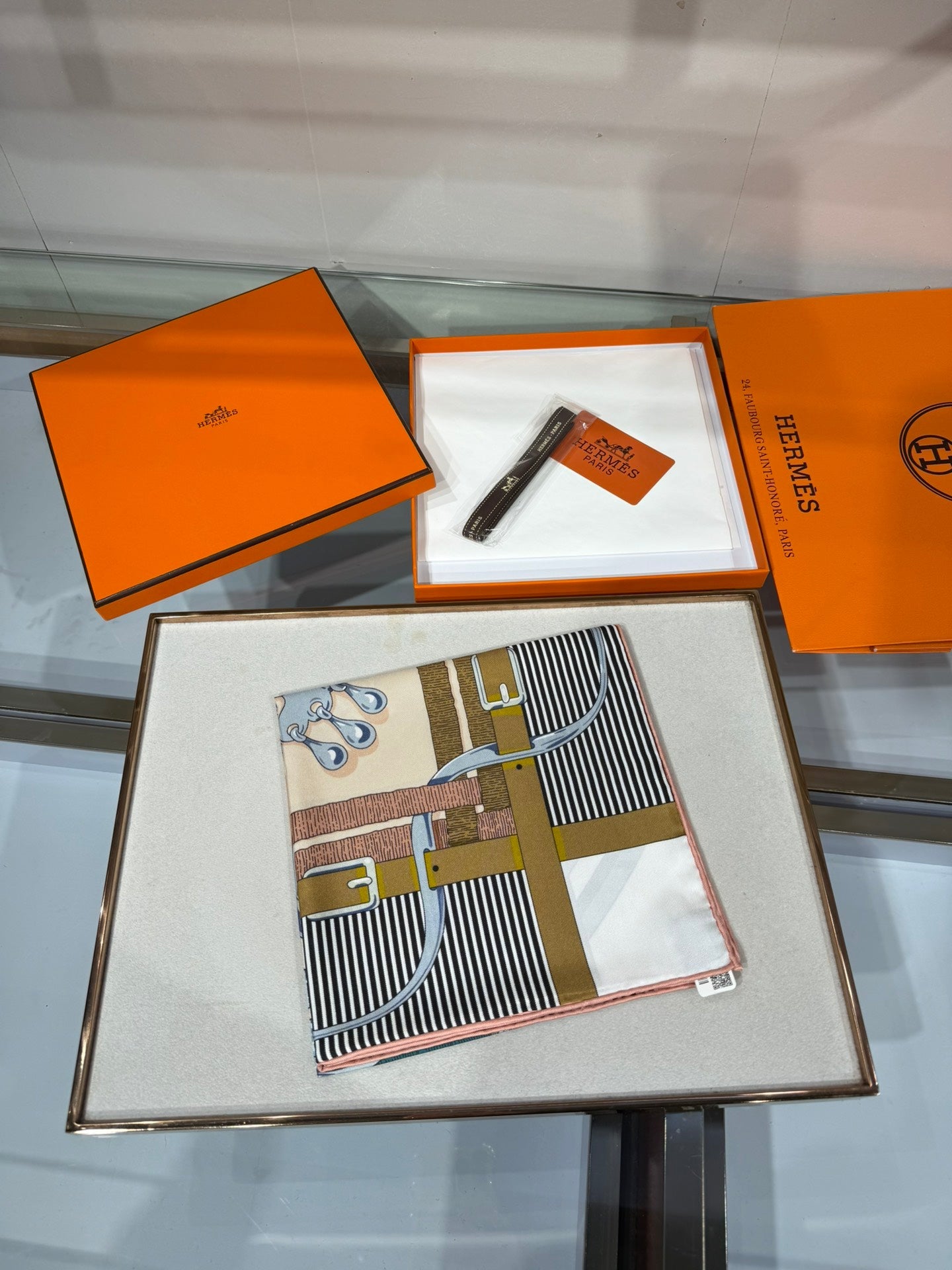 HERMES 26S SCARF 90 IN SILK 307102
