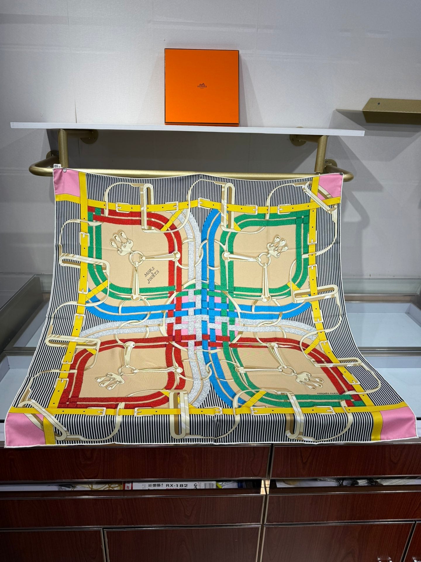 HERMES 26S SCARF 90 IN SILK 307103