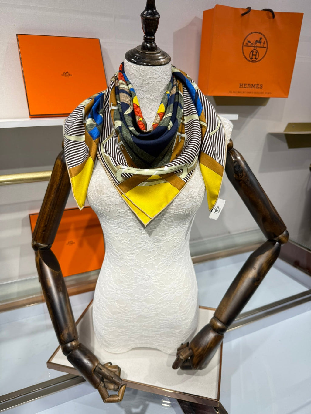 HERMES 26S SCARF 90 IN SILK 307104