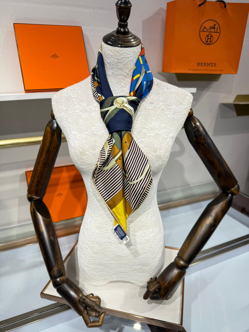 HERMES 26S SCARF 90 IN SILK 307104