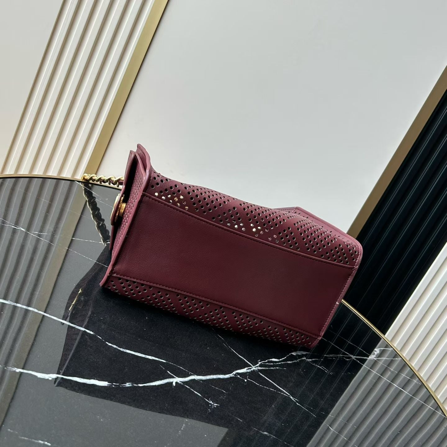 CHANEL 26S HOBO BAG 22 IN BURGUNDY RED PERFORATED CALFSKIN GOLD HARDWARE