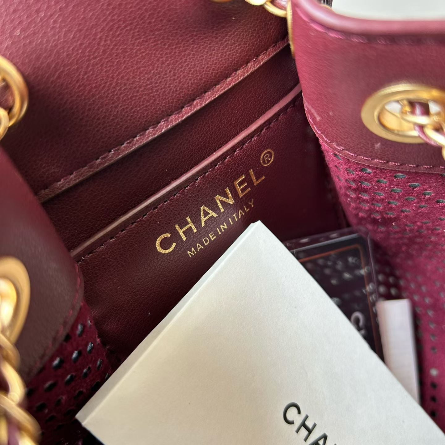 CHANEL 26S HOBO BAG MEDIUM 30 IN BURGUNDY RED PERFORATED CALFSKIN GOLD HARDWARE