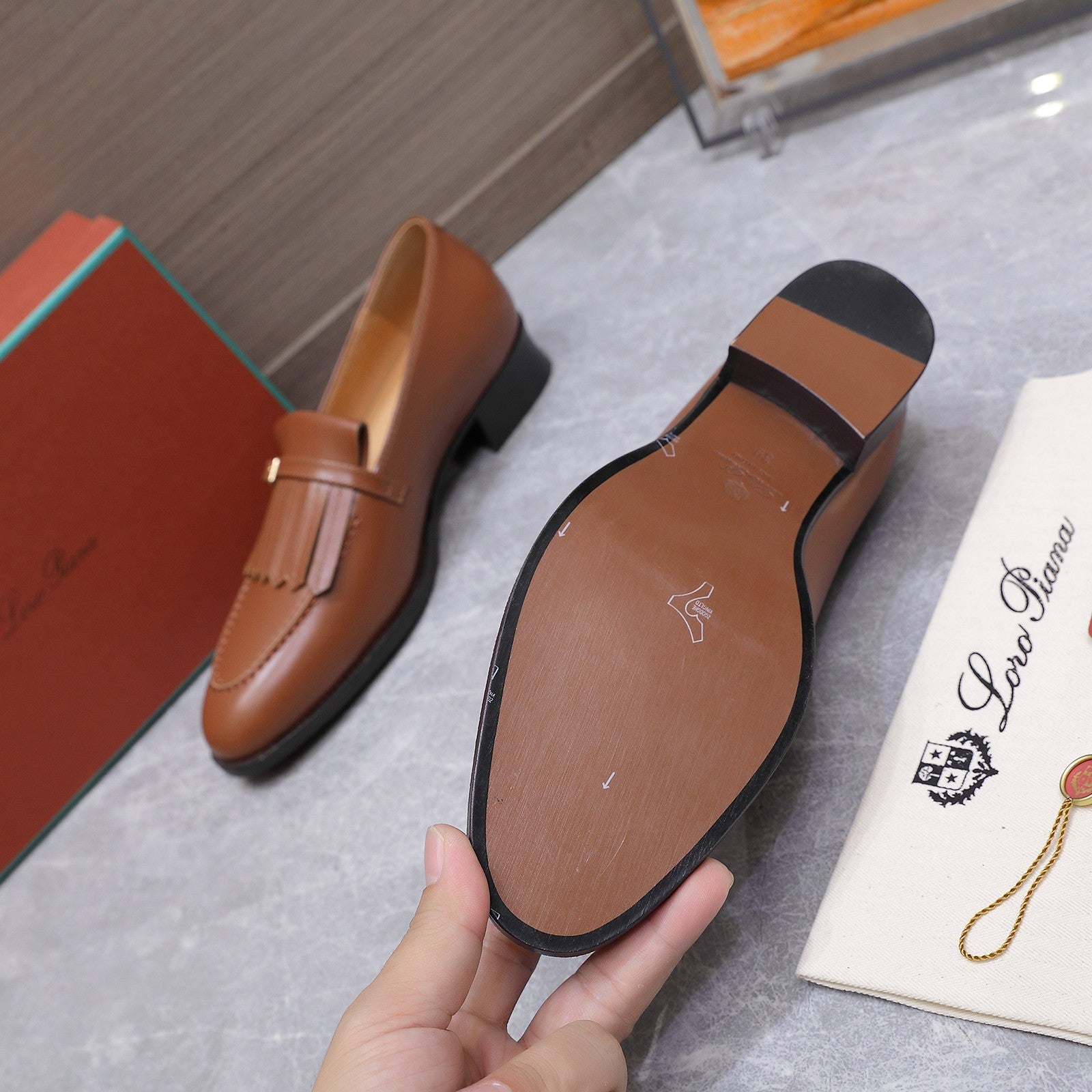 LP 26S SERGIO TASSEL LOAFERS IN CARAMEL BROWN CALFSKIN GOLD HARDWARE