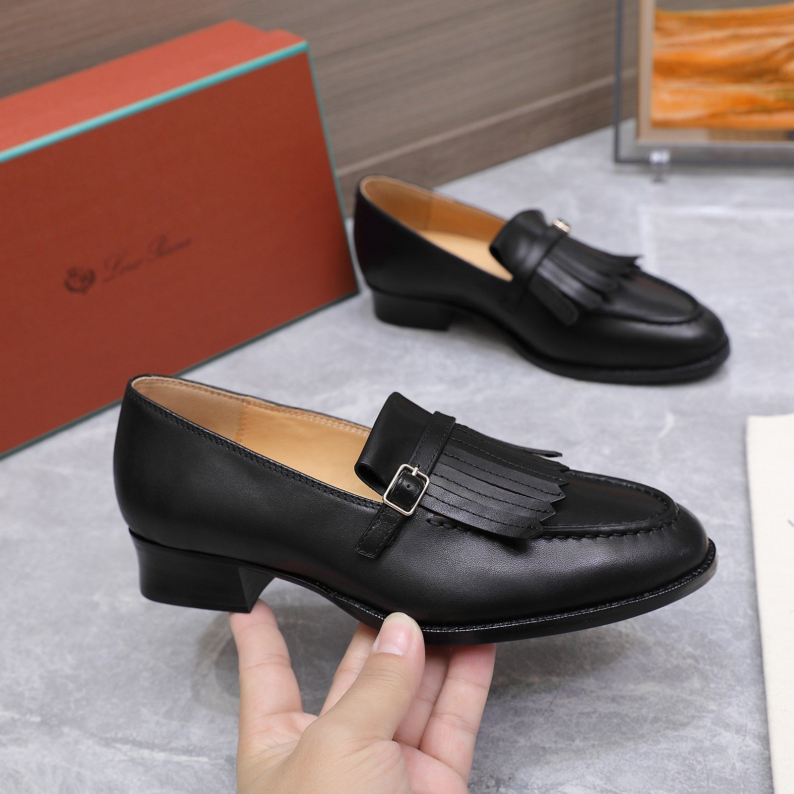 LP 26S SERGIO TASSEL LOAFERS IN BLACK CALFSKIN GOLD HARDWARE