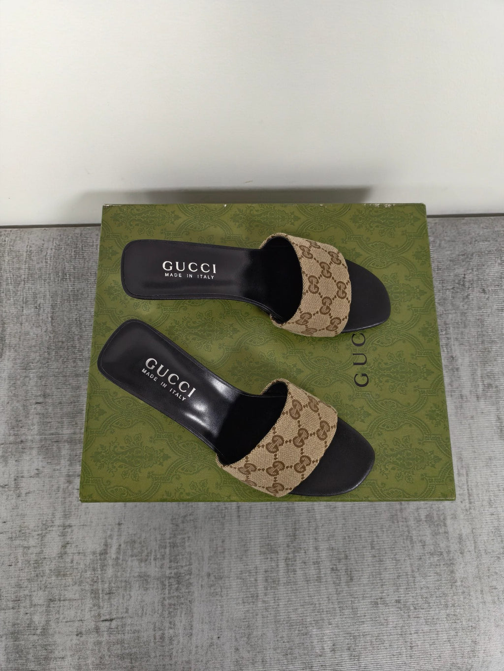 GUCCI 26S MULE SANDALS 55MM IN BEIGE BROWN GG CANVAS