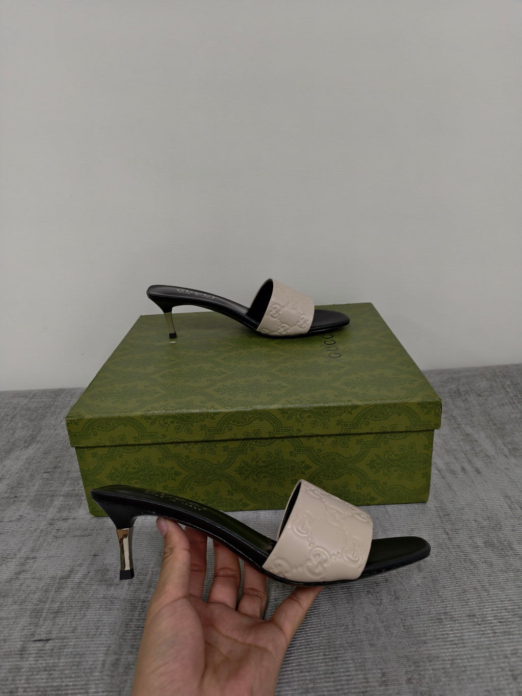 GUCCI 26S MULE SANDALS 55MM IN IVORY WHITE CALFSKIN GG EMBOSSED