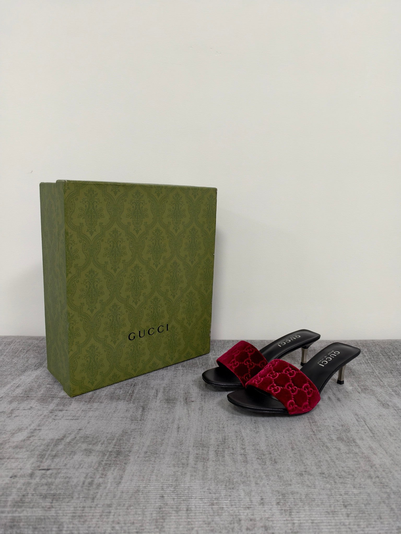 GUCCI 26S MULE SANDALS 55MM IN DARK RED VELVET GG EMBOSSED