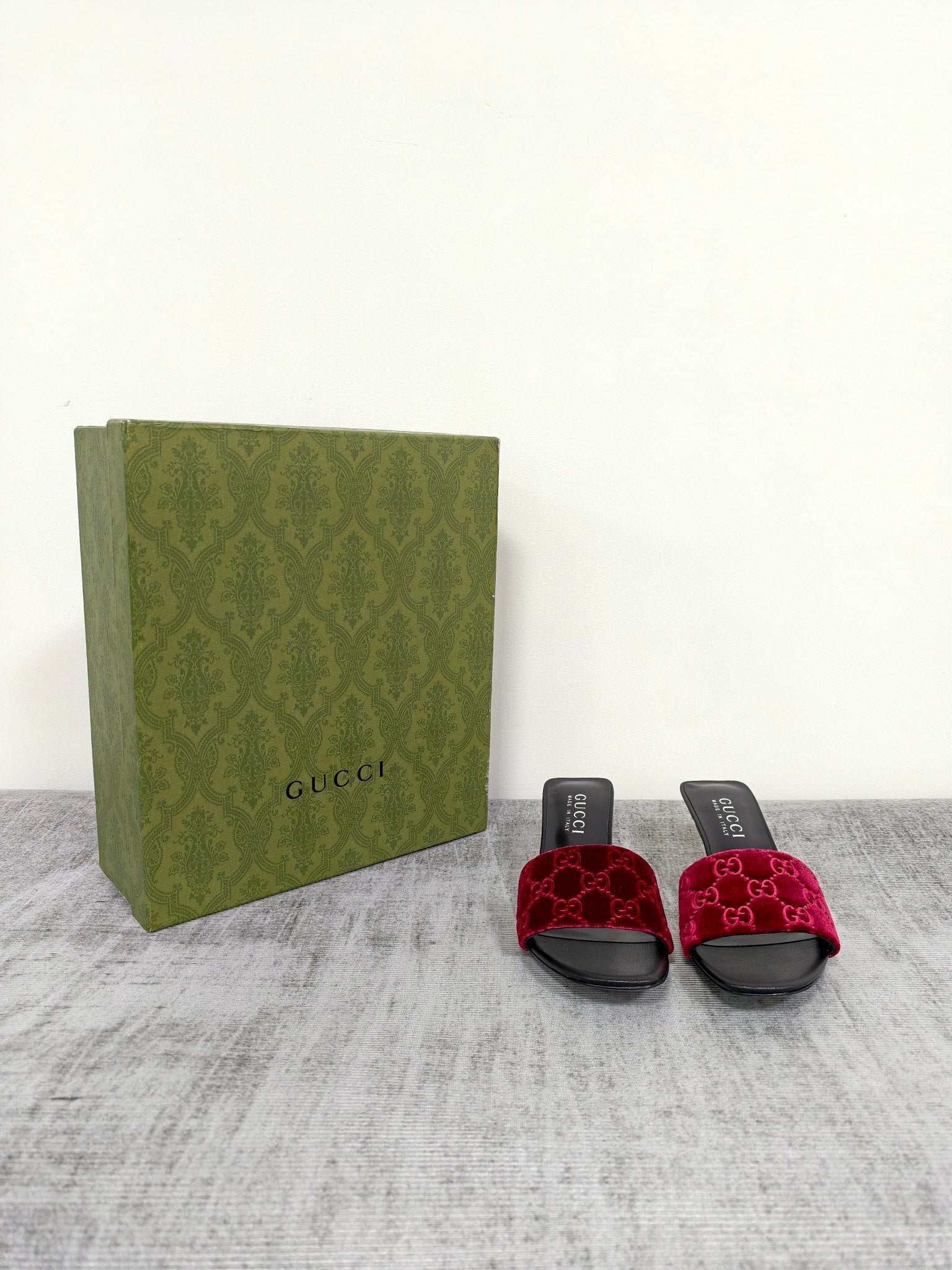 GUCCI 26S MULE SANDALS 55MM IN DARK RED VELVET GG EMBOSSED