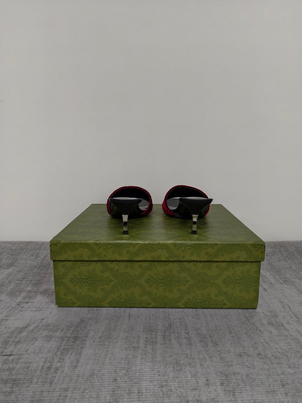GUCCI 26S MULE SANDALS 55MM IN DARK RED VELVET GG EMBOSSED