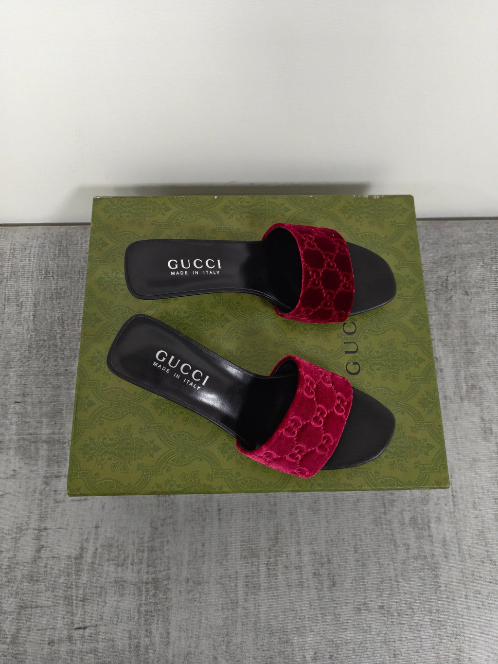 GUCCI 26S MULE SANDALS 55MM IN DARK RED VELVET GG EMBOSSED