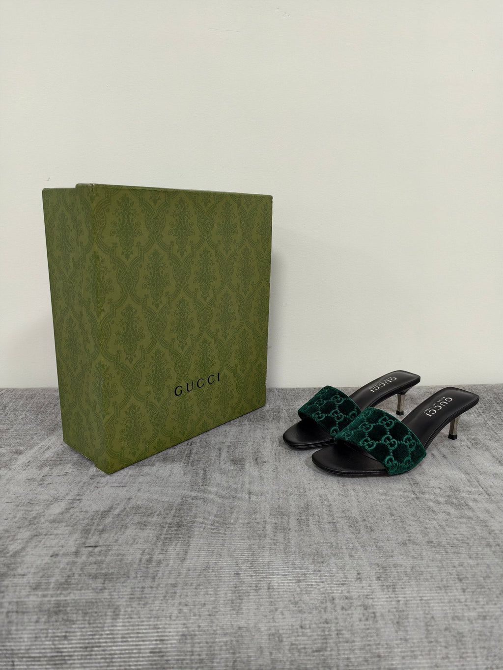 GUCCI 26S MULE SANDALS 55MM IN DARK GREEN VELVET GG EMBOSSED