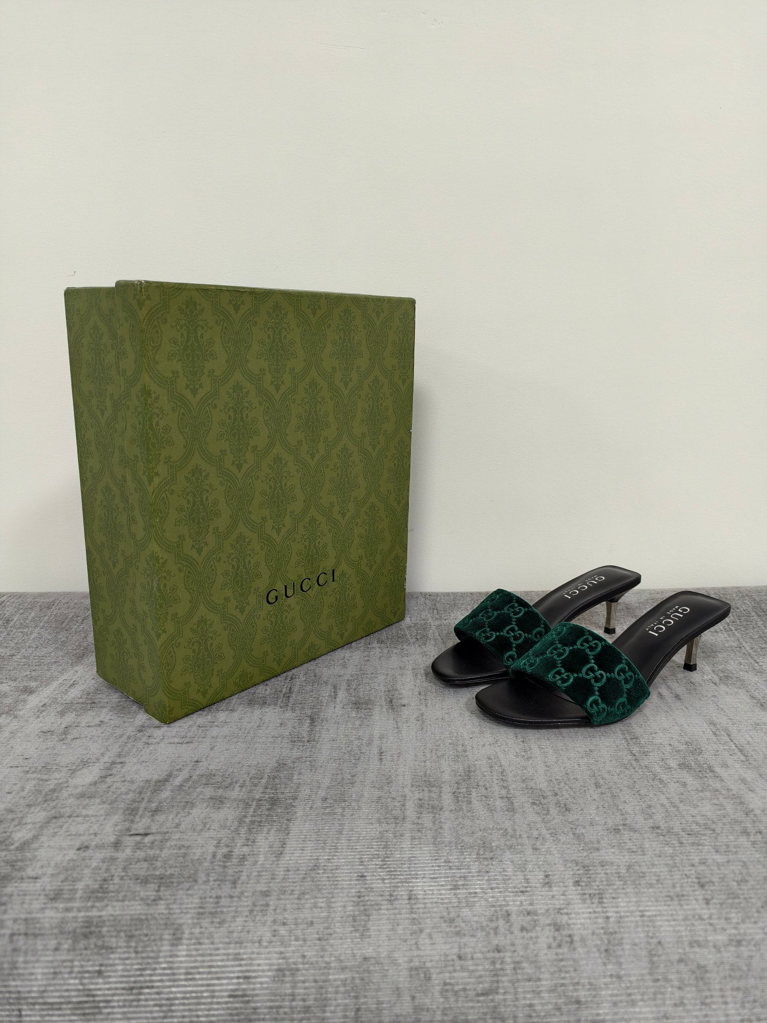 GUCCI 26S MULE SANDALS 55MM IN DARK GREEN VELVET GG EMBOSSED