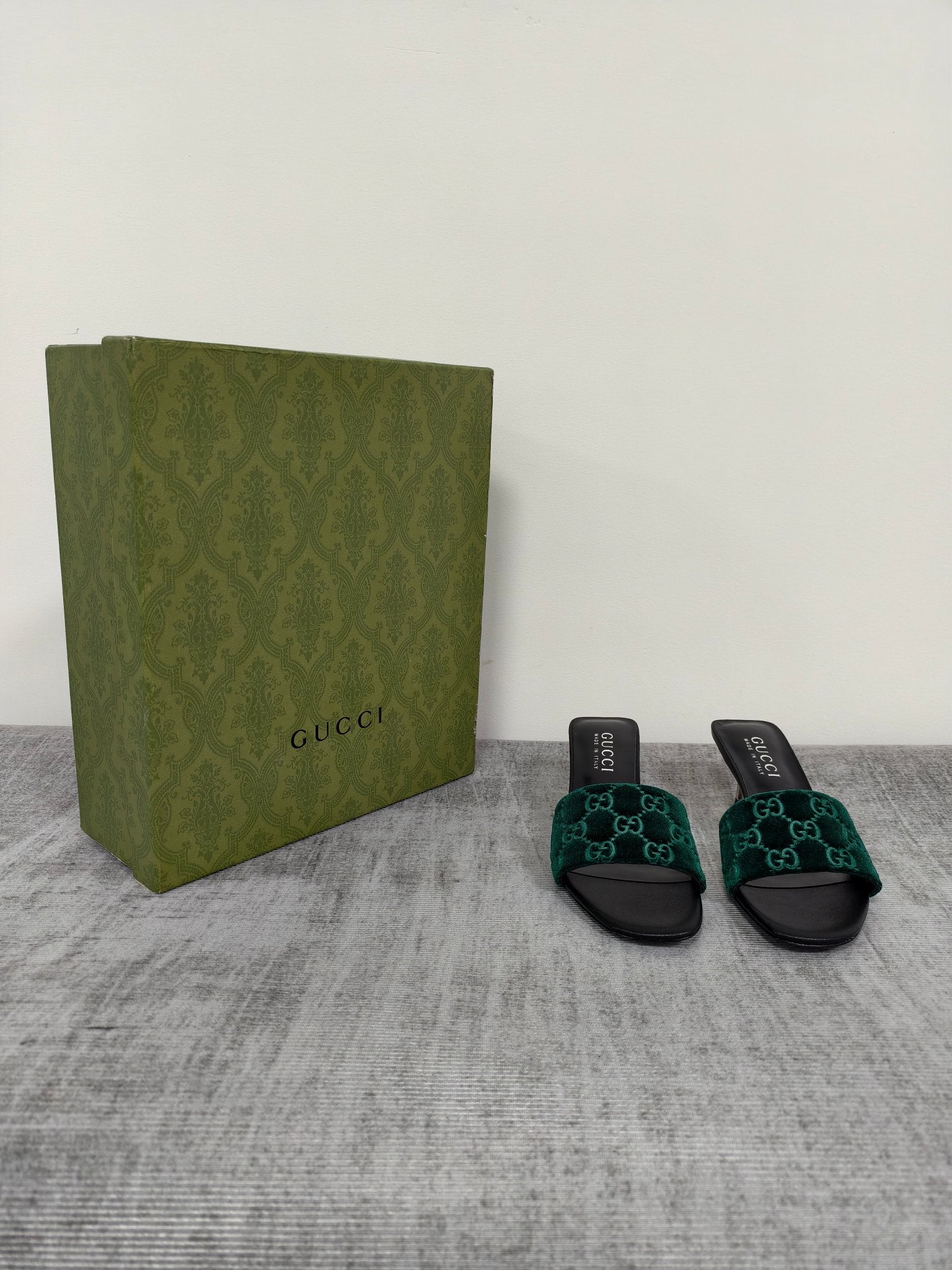 GUCCI 26S MULE SANDALS 55MM IN DARK GREEN VELVET GG EMBOSSED