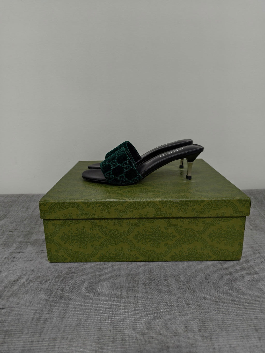 GUCCI 26S MULE SANDALS 55MM IN DARK GREEN VELVET GG EMBOSSED