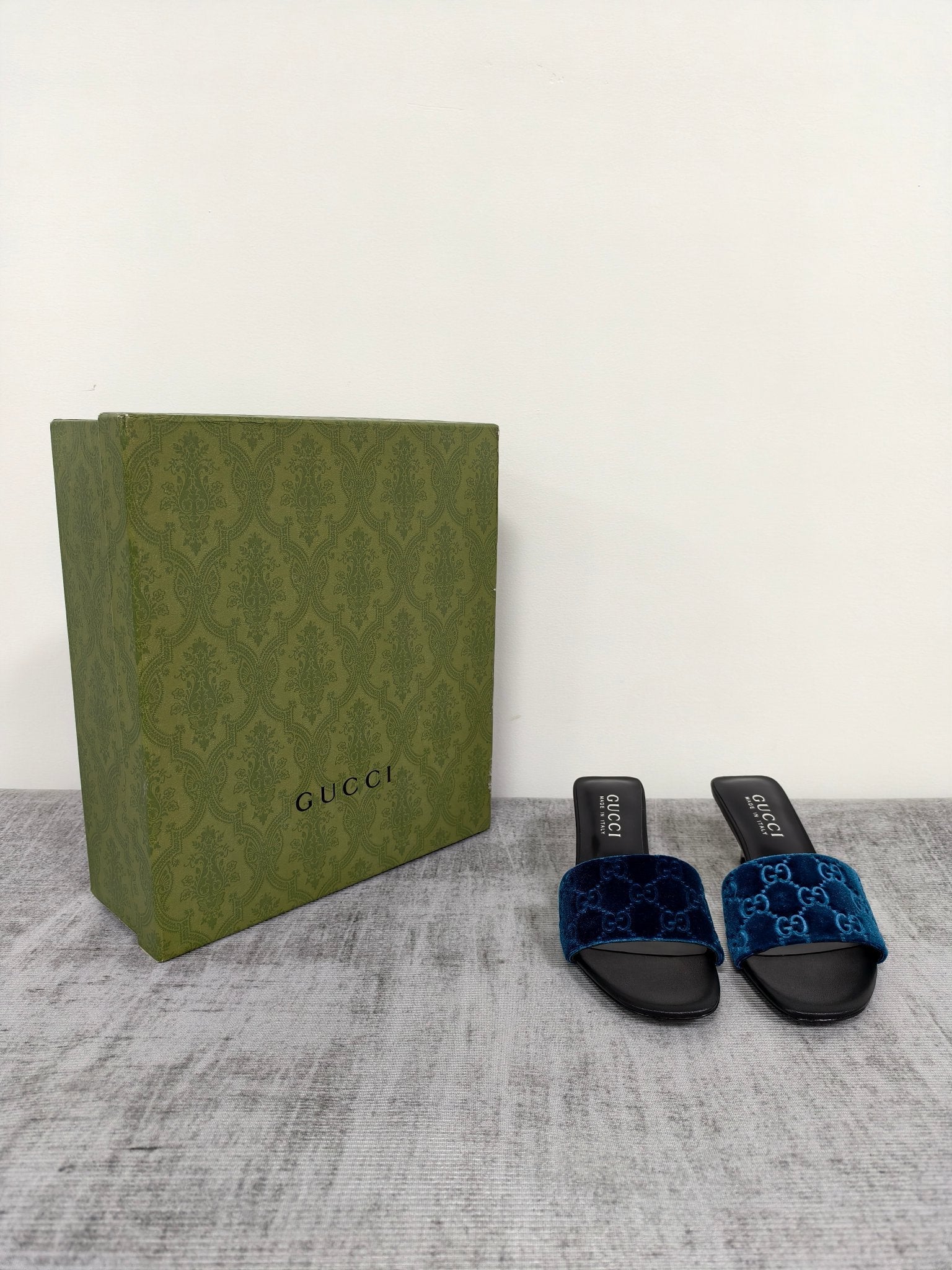 GUCCI 26S MULE SANDALS 55MM IN ROYAL BLUE VELVET GG EMBOSSED