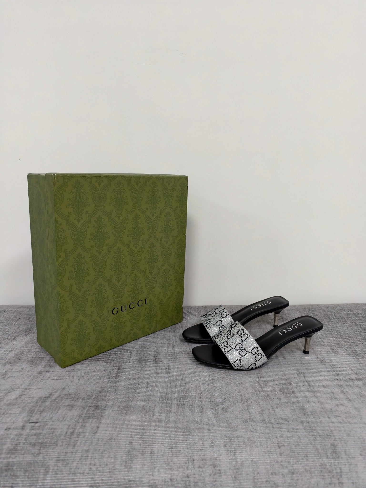 GUCCI 26S MULE SANDALS 55MM IN SILVER SATIN CRYSTAL GG